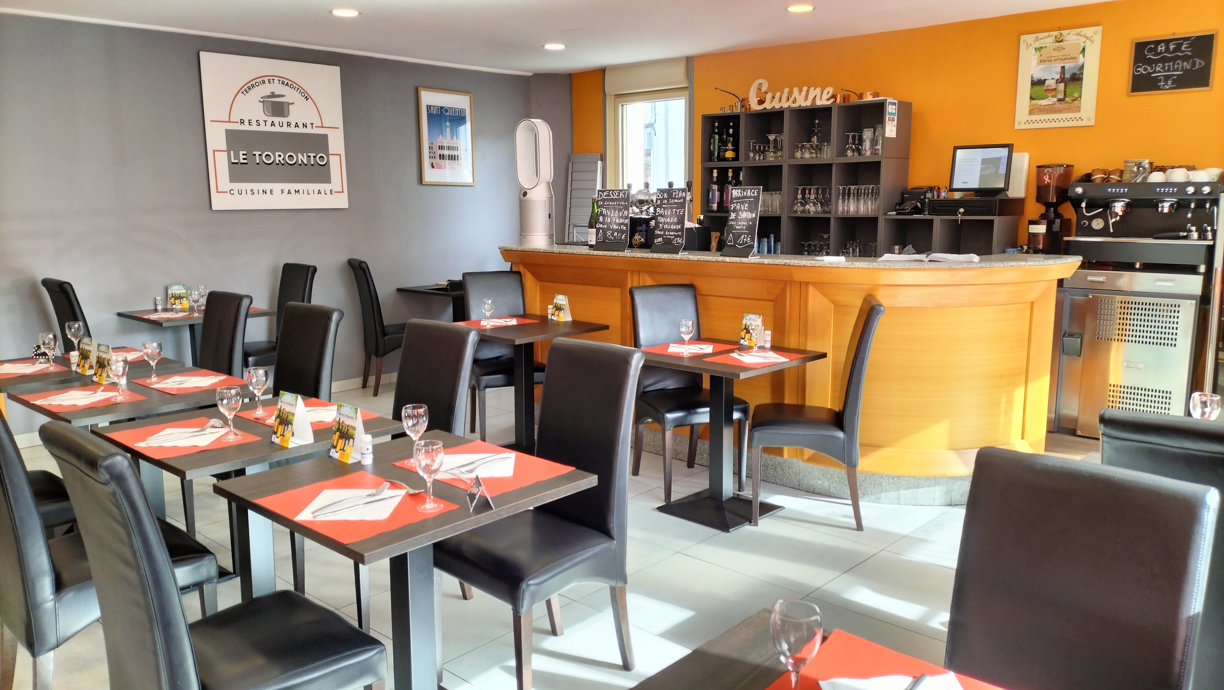 Vends fonds de commerce de restauration traditionnelle pour cause de départ à la retraite
LE TORONTO 16 Avenue Faidherbe 02100 St Quentin.
Accompagnement possible . Visite sur rendez-vous.
Notre affaire est prête à être exploitée de suite sans aucun investissements.
Matériels de salle et de cuisine récents
Emplacement sur une artère passante avec stationnement gratuit en face du restaurant
Très bonne réputation du restaurant sur les réseaux sociaux , bouche à oreille , google....
Fort développement du chiffre d'affaire possible (actuellement ouvert uniquement le midi)
5 semaines de fermeture
Faible loyer
CA : 2023/ 2024 / 2025 : CA moyen 182000€ . Bonne rentabilité
Prix net vendeur (le fonds de commerce) : 120000€
Salle 40 couverts
Terrasse
Périmètre centre ville
Curieux s'abstenir