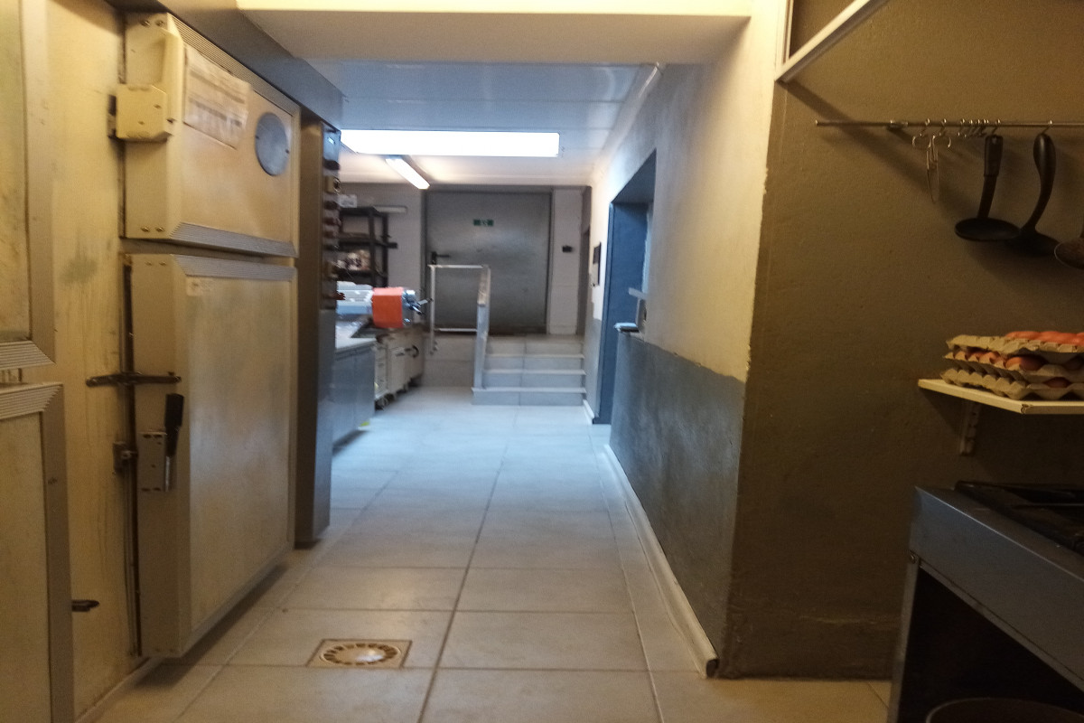 Vend boulangerie pâtisserie à cognac ville de 19000 habitants situé à 45 mn de la mer