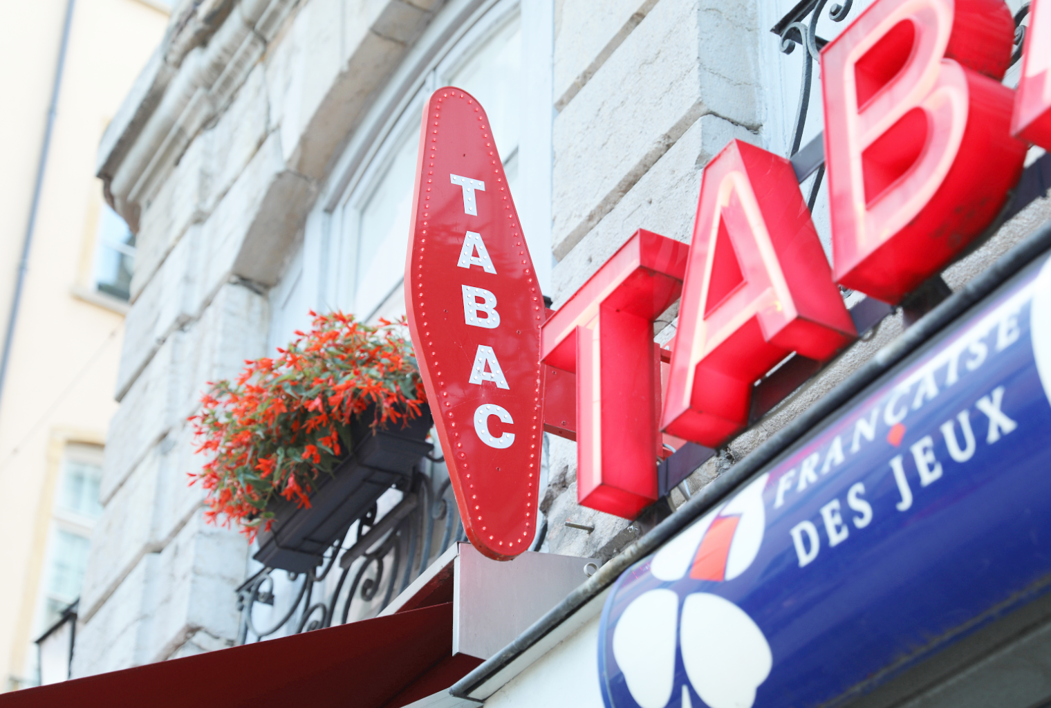 Tabac coutellerie
