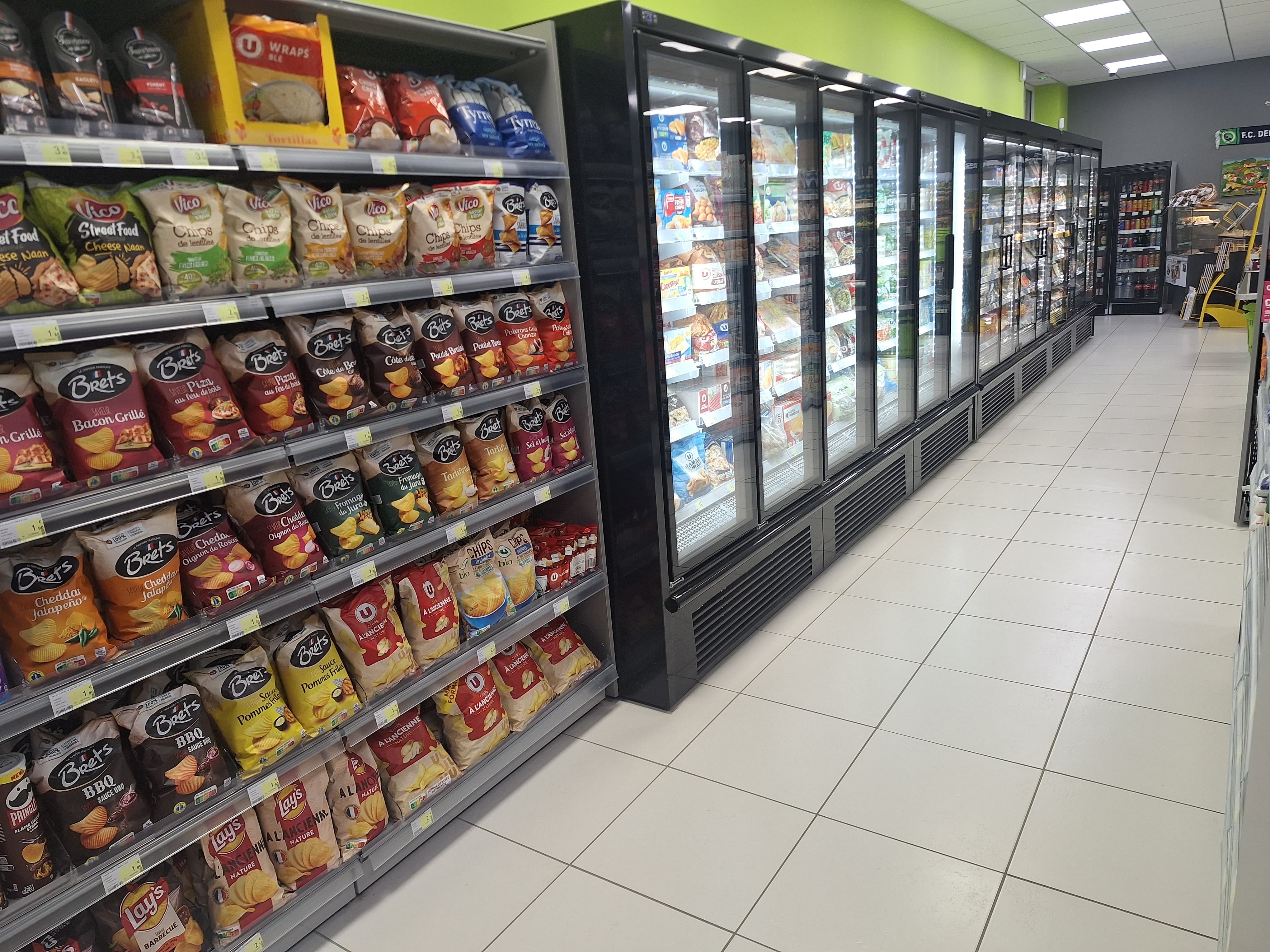Excellente rentabilité | Emplacement idéal | Aucun investissement à prévoir

À saisir au coeur du Beaujolais, sur la commune de Denice , un fond de commerce de magasin alimentaire de proximité bénéficiant d'une excellente notoriété et d'une clientèle fidèle.

LES POINTS FORTS DU COMMERCE
Chiffre d'affaires en constante évolution avec une marge commerciale de 31 % (nettement supérieure à la moyenne du secteur).
Loyer agréable : Seulement 1 200 € / mois charges comprises
Zone de chalandise porteuse : Clientèle de proximité immédiate de 1 600 habitants, bénéficiant d'un bassin étendu à près de 7 000 habitants avec les communes limitrophes.

DESCRIPTIF DES LOCAUX & ÉQUIPEMENTS
Surface commerciale : 160 m² parfaitement agencés, aux normes d'accessibilité PMR.
Stationnement : Grand parking gratuit attenant facilitant l'accès des clients.
Arrière-boutique complète : Zone de réserve, sanitaires (WC + lave-mains), chambre froide positive et chambre froide négative privative.
Matériel récent et entretenu .

Idéal pour un couple de repreneurs, un exploitant indépendant ou un projet de reconversion souhaitant une affaire saine, immédiatement opérationnelle et sans investissement matériel à prévoir à court terme.