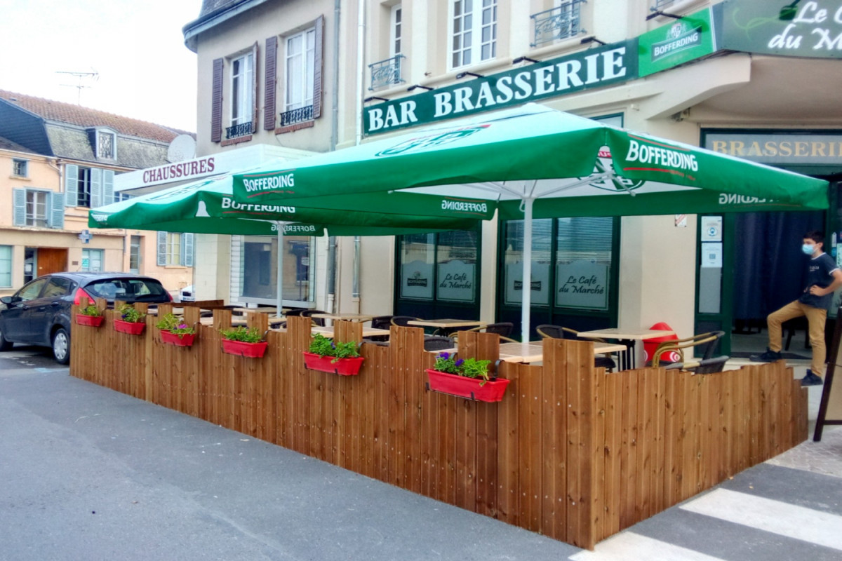 BAR BRASSERIE entièrement rénové.