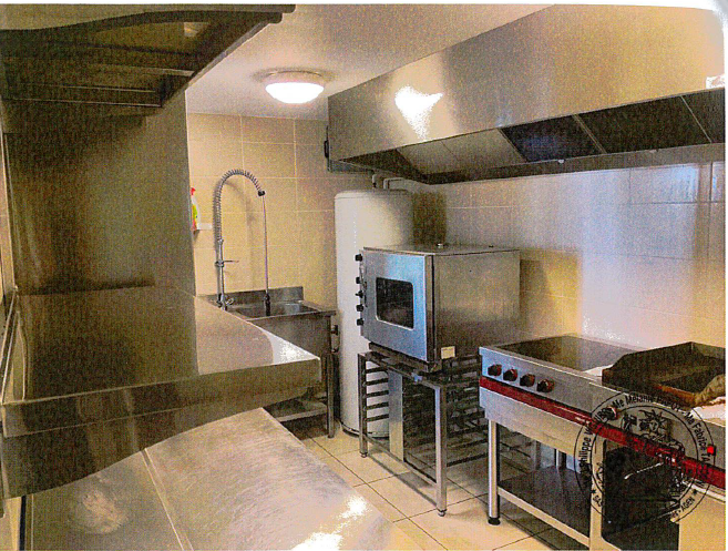 Bar/restaurant d'une surperficie de 100 m² au rez de chaussé et 120 m² à l'étage.
Le restaurant dispose d'une terrasse 40 m²
Situé à 18 km d'Agen et de Condom et 13 km de Nérac.
Le loyer du restaurant est de 500 euros HT soit 600 euros TTC.
Un logement de 120 m² attenant au restaurant sera à votre disposition pour un loyer de 500 euros TTC