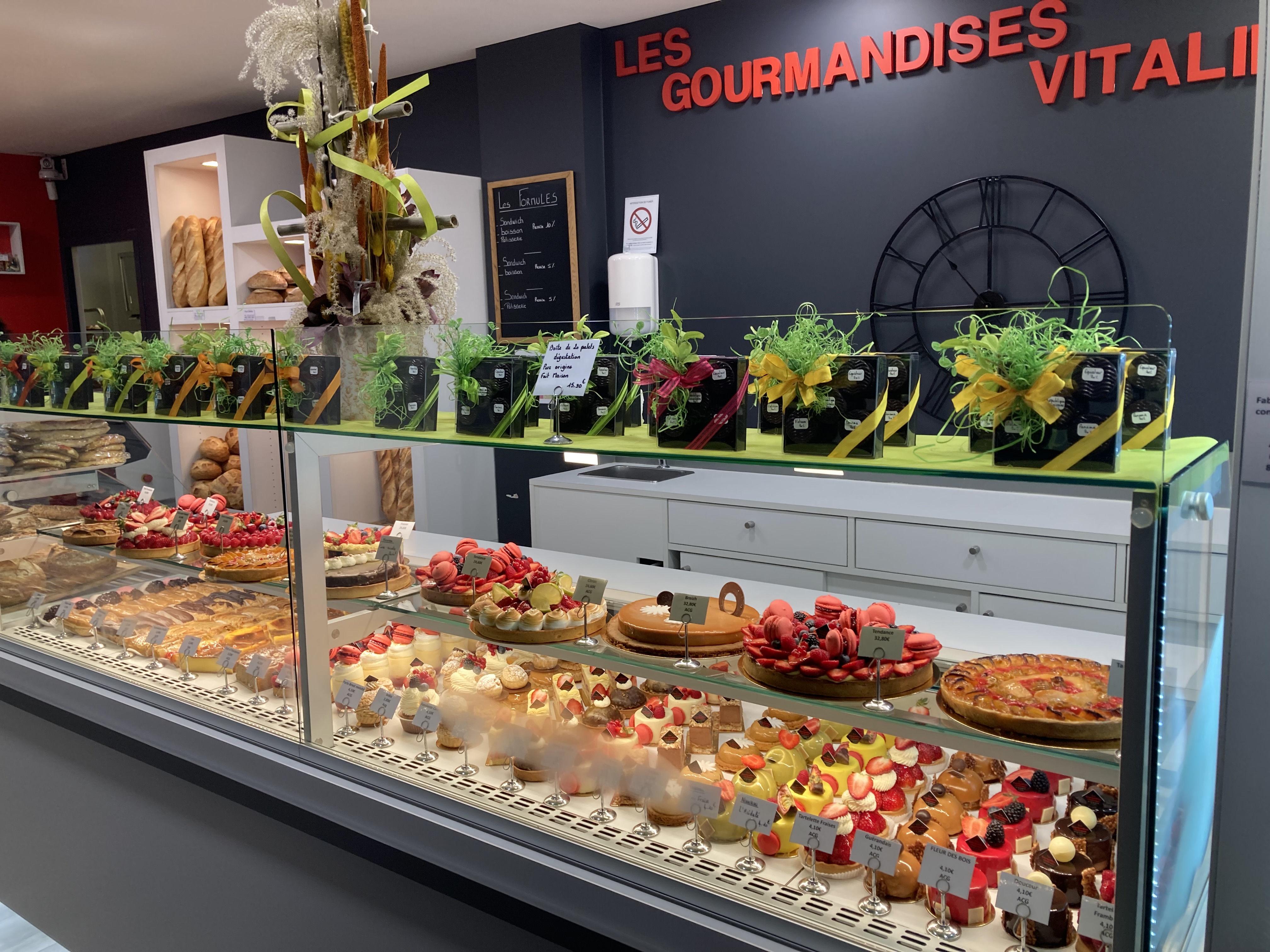 Boulangerie pâtisserie dans commune de 2800 habitants au centre du pôle commercial création de 2016 matériel parfait état surface de ventes 38 m 3laboratoires bien séparés appartement de 90 m chiffre d’affaires 525000