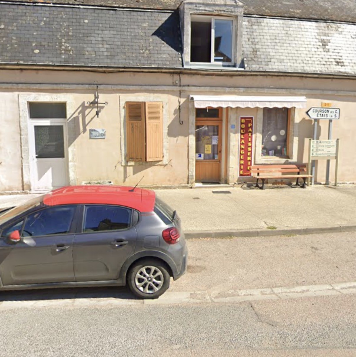 Bonjour 
Suite à un changement de projet 
Et de vie 
Nous recherchons repreneur pour notre boulangerie 
Les clients ont besoins de ce commerce nous ne voulons pas partir sans rien leur laisser 
Nous somme preneur de bonnes idées pour eux 
Clientèle local et parisienne 
Clients au top 

La seule du village très bon bilan 
Plus d info en privé