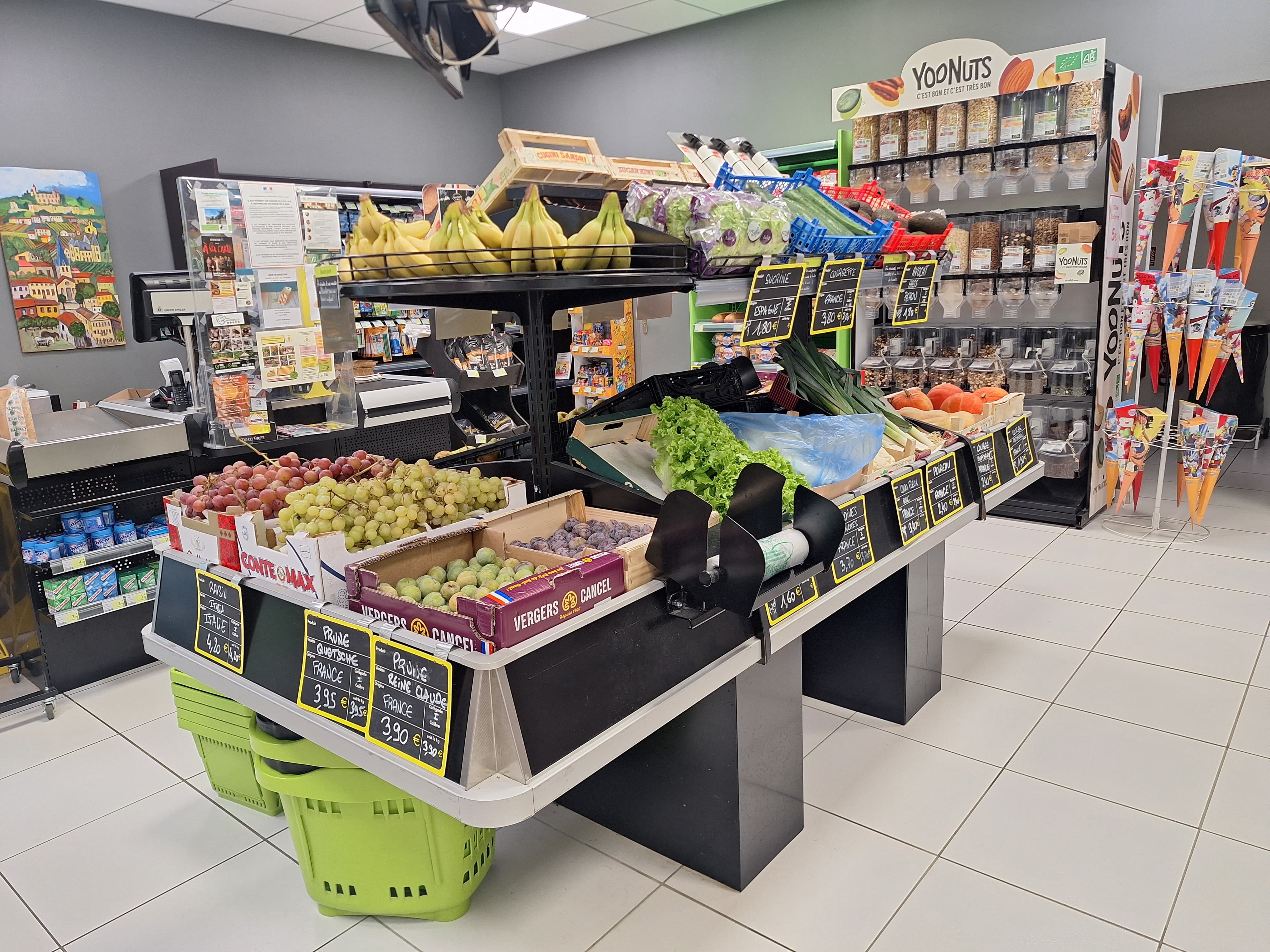 Excellente rentabilité | Emplacement idéal | Aucun investissement à prévoir

À saisir au coeur du Beaujolais, sur la commune de Denice , un fond de commerce de magasin alimentaire de proximité bénéficiant d'une excellente notoriété et d'une clientèle fidèle.

LES POINTS FORTS DU COMMERCE
Chiffre d'affaires en constante évolution avec une marge commerciale de 31 % (nettement supérieure à la moyenne du secteur).
Loyer agréable : Seulement 1 200 € / mois charges comprises
Zone de chalandise porteuse : Clientèle de proximité immédiate de 1 600 habitants, bénéficiant d'un bassin étendu à près de 7 000 habitants avec les communes limitrophes.

DESCRIPTIF DES LOCAUX & ÉQUIPEMENTS
Surface commerciale : 160 m² parfaitement agencés, aux normes d'accessibilité PMR.
Stationnement : Grand parking gratuit attenant facilitant l'accès des clients.
Arrière-boutique complète : Zone de réserve, sanitaires (WC + lave-mains), chambre froide positive et chambre froide négative privative.
Matériel récent et entretenu .

Idéal pour un couple de repreneurs, un exploitant indépendant ou un projet de reconversion souhaitant une affaire saine, immédiatement opérationnelle et sans investissement matériel à prévoir à court terme.