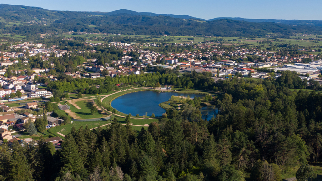 BONJOUR, bonjour,

POUR CHANGER DE VIE ET GAGNER DES SOUS EN FAMILLE. 
Jolie kiosque à pizza à reprendre,  pour couple, frère et sœur, mère/fils/ fille , père /fils/fille. 500€ de loyer seulement, et un chiffre d affaire près des 200 000€ par mois. 98k€ à débattre pour fournir le savoir faire des pizzas artisanales et un grand nombre de clients, mais aussi l'emplacement juste à côté de la sortie de la rocade. Je vous invite à aller voir les photos du village, c'est divin. Le kiosque est ouvert de 11h à 13h et de 18h à 21h30 du lundi au samedi. Après, à vous de fixer vos horaires. TOUT EST A DEBATTRE, alors n'hésitez pas à nous joindre, l'argent est important de nos jours et se lancer à son compte encore plus...
A la clé de bons revenus tous les mois garantis.
Contactez nous, c est avec plaisir que nous vous répondrons hors horaire de travail. Belle journée à vous.