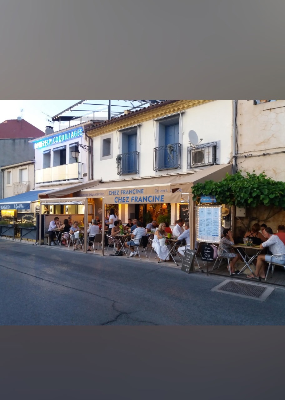 A vendre fonds de commerce, restaurant depuis plus de 40 ans (dernier propriétaire actuel 20 ans).
Ouvert à l'année, à Bouzigues face à l'étang de thau
Surface environ 70 m2 - capacité 60 couverts et plus suivant les services.
Terrasse donnant sur l'étang de thau face à Sète.
CA nets HT 2025 : 369 K€
Loyer : 1 546 €/mois
Prix de vente : 200 000 €