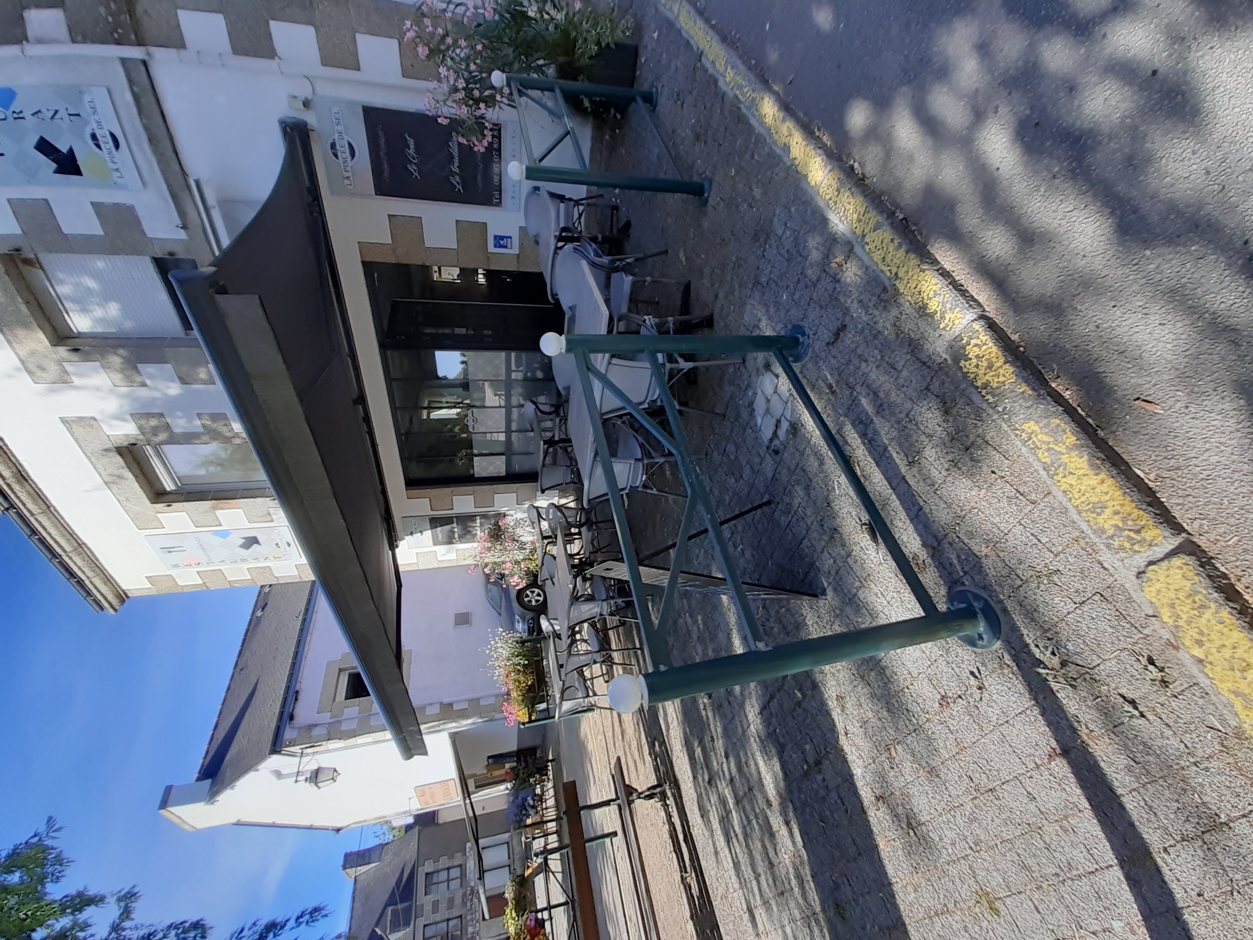 Fond de Commerce Restaurant
