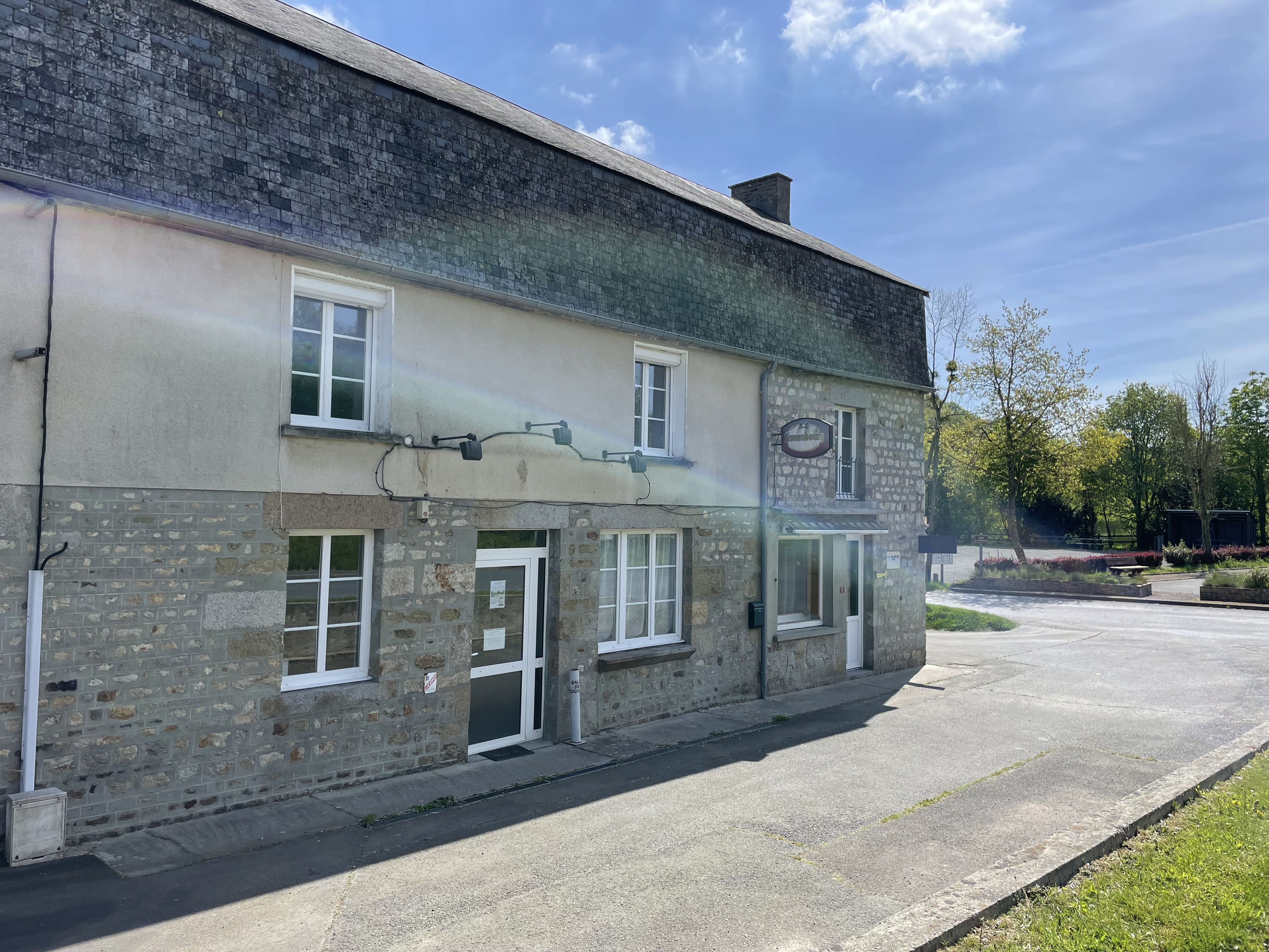 Commerce Bar Multi-services