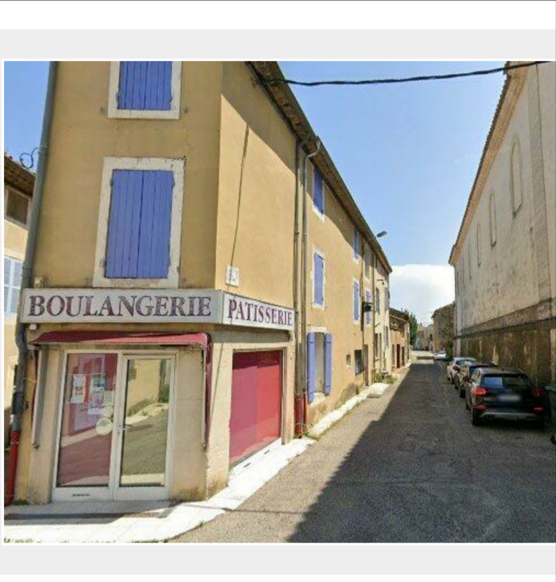 �
� 🏠 PROJET BOULANGERIE – 2 OPTIONS – VÉRITABLE OPPORTUNITÉ. 
�  CA : 75 000 euros 
� Suze-la-Rousse – Drôme provençale 

� LE PROJET 
Boulangerie existante avec clientèle locale, proposée dans le cadre d’un départ à la retraite. 

� Activité aujourd’hui exploitée sur des horaires limitées (uniquement le matin), ce qui explique un chiffre d’affaires en dessous de son potentiel. 

� Affaire sous-exploitée, avec développement immédiat possible : 
élargissement des horaires/ cuisson toute la journée. 
snacking / produits complémentaires. 
meilleure organisation 

� 2 OPTIONS D’ACHAT 

� Option 1 – Fonds de commerce : 15 000 € 

� Installation avec logement inclus, via bail commercial 
� Idéal pour une première installation 
� Faible investissement de départ 

� Option 2 – Fonds + murs : 260 000 € 

� Ensemble complet (commerce + logement) 
� Surface d’environ 200 m² 
� Projet clé en main 

� LE POSITIONNEMENT 

� Ce n’est pas une affaire “faible” 
➡️ C’est une affaire sous-exploitée avec un fort potentiel 
� Historique de chiffre d’affaires plus élevé 
� Marge de progression évidente 

� PROFIL RECHERCHÉ 

� Acheteur avec : 
projet concret (installation ou reconversion sérieuse) 
apport personnel (50 000 euros environ) 
volonté de développer l’activité 

� LES ATOUTS 

✔ Clientèle existante 
✔ Logement inclus 
✔ Faible prix d’entrée possible 
✔ Deux options d’acquisition 
✔ Potentiel immédiat 
✔ Secteur actif 

⚡ OPPORTUNITÉ 

� Idéal pour personne motivée souhaitant reprendre une activité existante et la 
développer rapidement. 
                                 ➡️ Projet sérieux uniquement