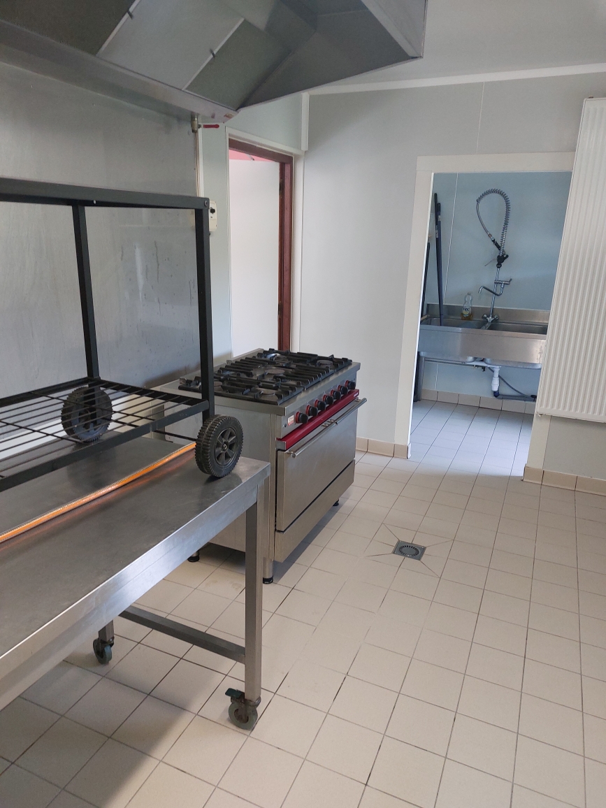 Commune de Sénaillac-Latronquière recherche gérant Restaurant entièrement rénové, disponible de suite.
Loyer 400€ttc/mois 
Si intéressé, contact 06 88 39 40 34
