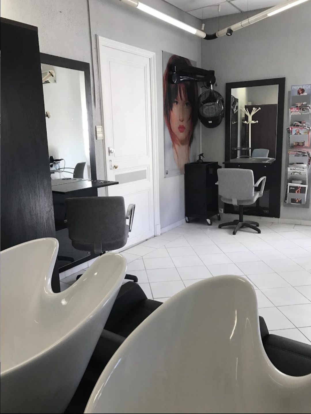 Salon de coiffure et cabine esthétique