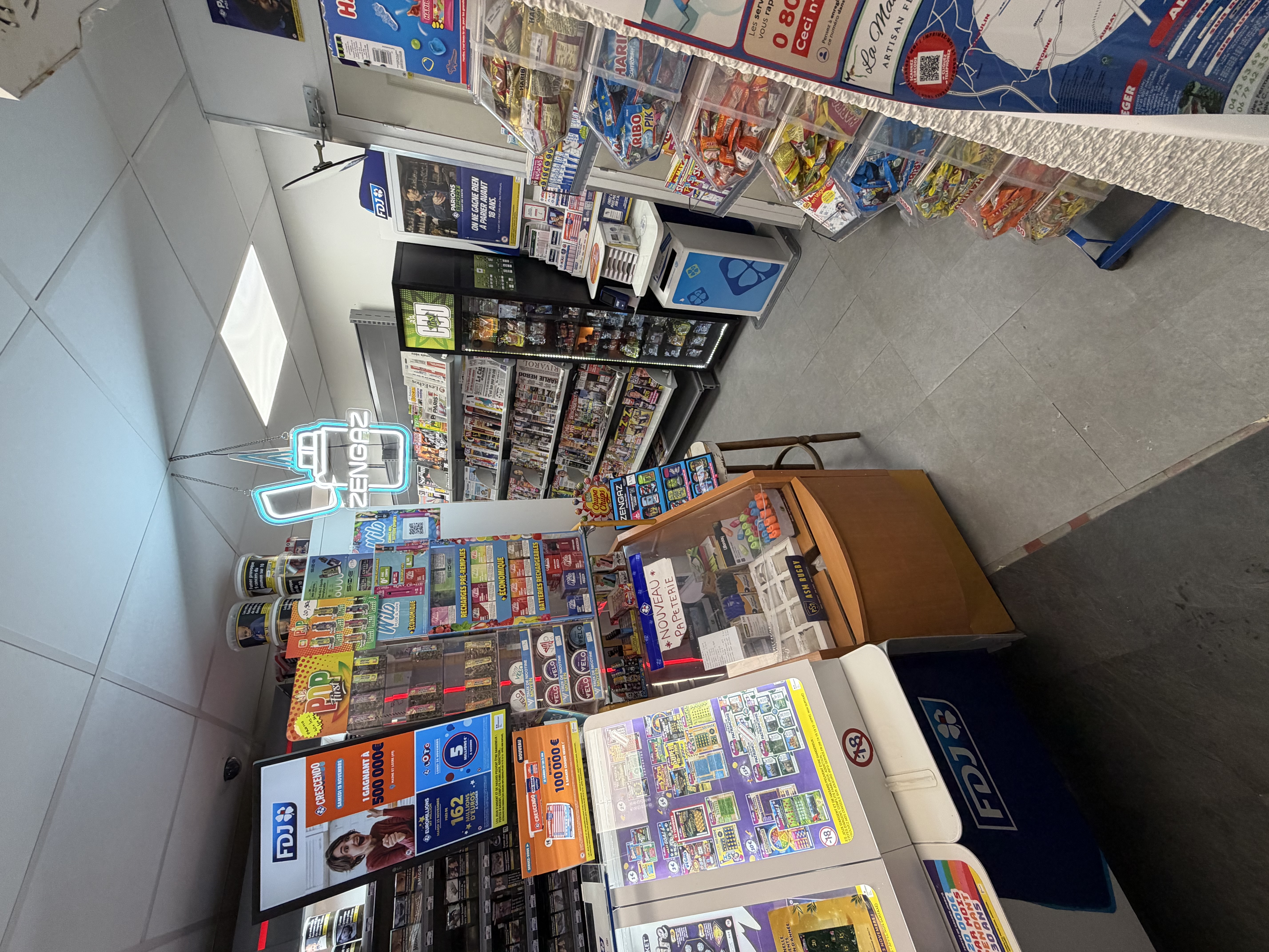 Vend fond de commerce : Bar Tabacs FDJ Presse
À Aigueperse 
affaire en progression depuis 3 ans 

Résultat 2024 130000€
Résultat 2025 à venir (180000€)

À saisir