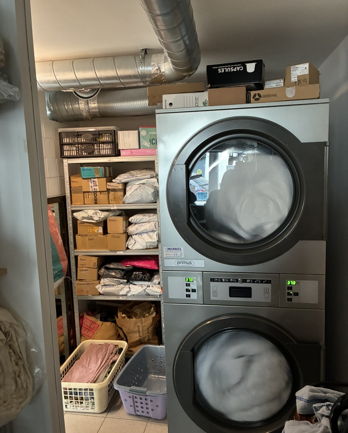 Vend fond de commerce pressing écologique à CERGY village
Pressing labellisé par la ville
Clientèle fidèle et régulière de particuliers et de pro
Divers contrat de conciergerie