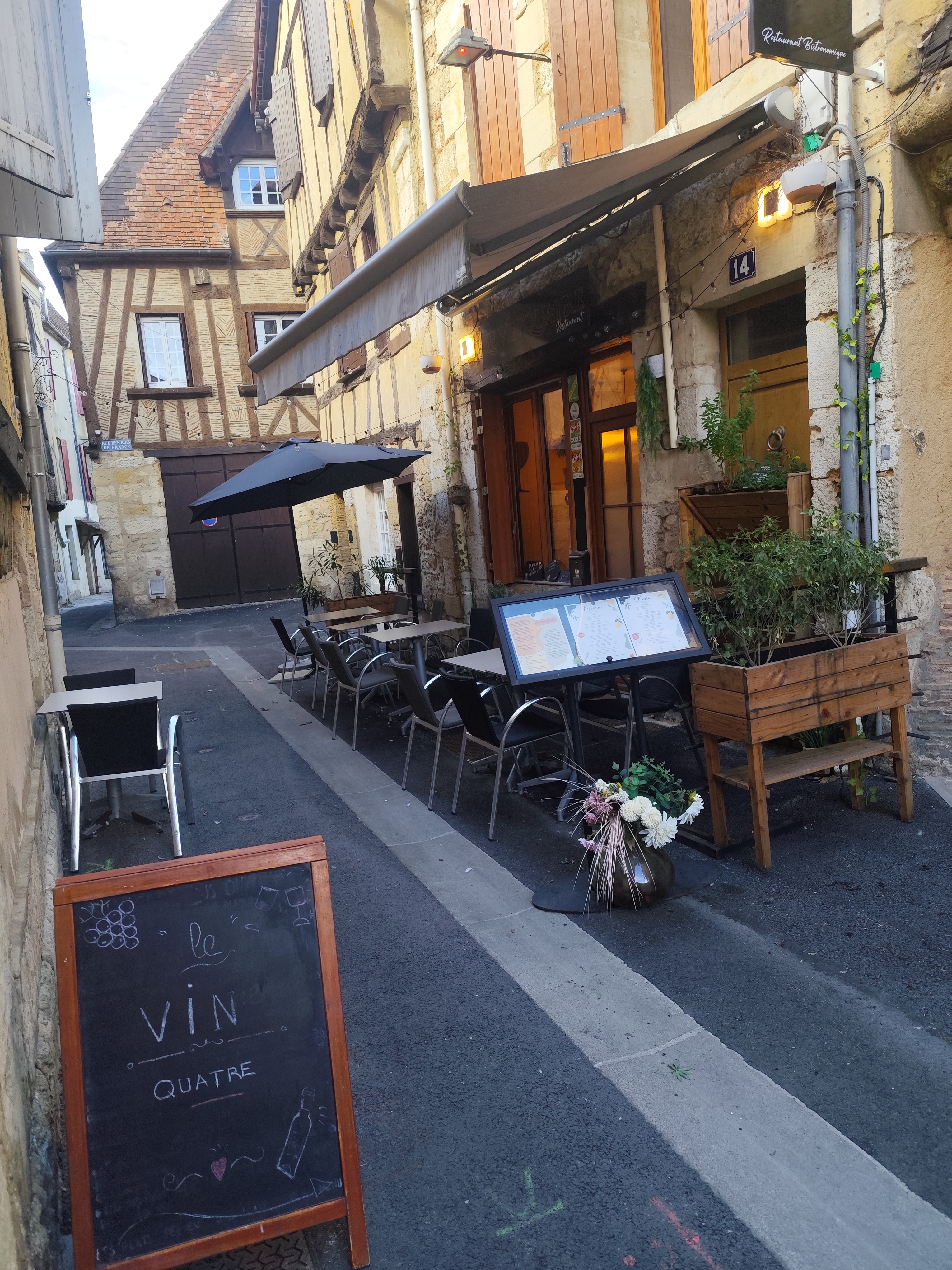 Restaurant bistronomique au coeur du vieux bergerac. Utilisation de produits locaux essentiellement.
