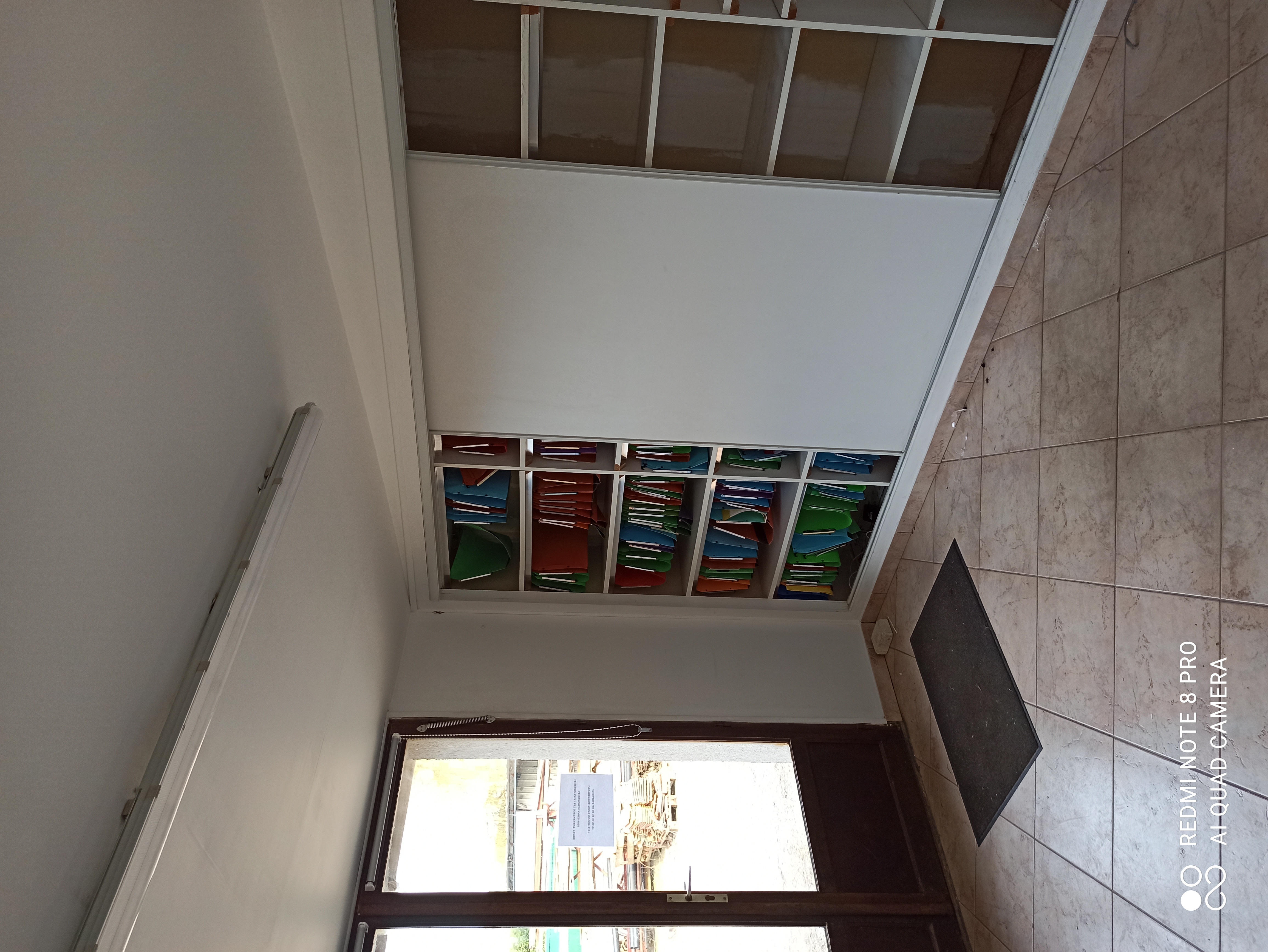 A 10 mn de l'A13 proche de Pacy sur Eure, grand atelier pouvant être rénové en habitation. Bureau, réfectoire, sanitaires, dépendance, enfilade de garages
sur 2609m2 bien clos