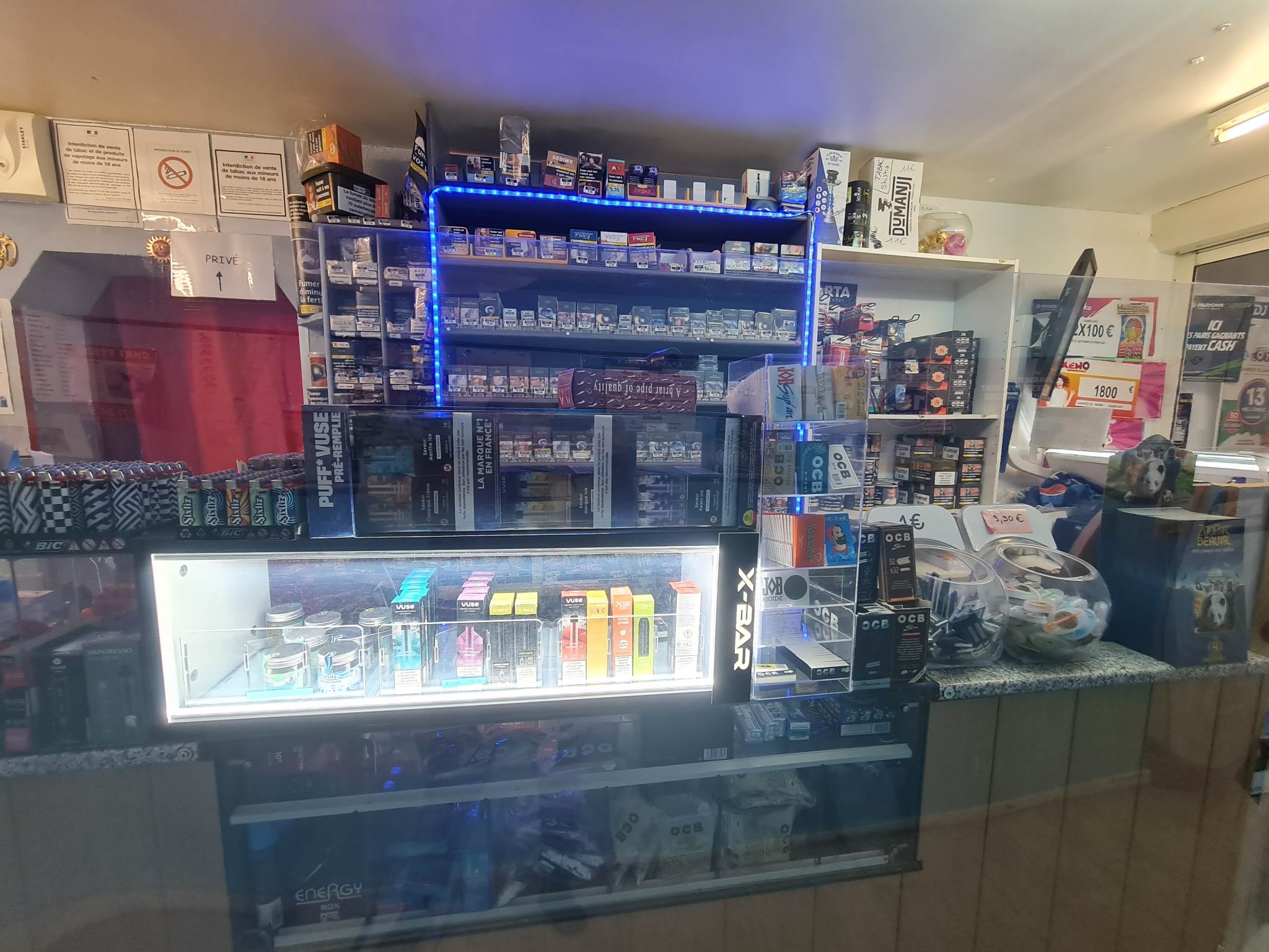 Fond de commerce
INDRE - Villentrois

BAR - TABAC - PIZZERIA
LOTO - GRATTAGE - AMIGO - ÉPICERIE - GAZ

A 12 mn du zoo de Beauval (1.500.000 visiteurs par an).
Matériel et agencement en bon état.
Partie restauration de 40m2, tabac, épicerie et jeux de 80m2 environ, garage, cour fermée + 1 bâtiment extérieur de 2 pièces.
Appartement F4 de + de 100m2 en bon état, terrasse. Très bonne rentabilité qui peut encore être développée en restauration et en ouvrant un rayon boucherie/charcuterie.
Augmentation du chiffre d'affaire avec une cabane à glace du 1er juillet au 31 août à l'étang de Villentrois.
Pour plus de photos ou de renseignements, merci de me contacter.

Prix: 150.000€