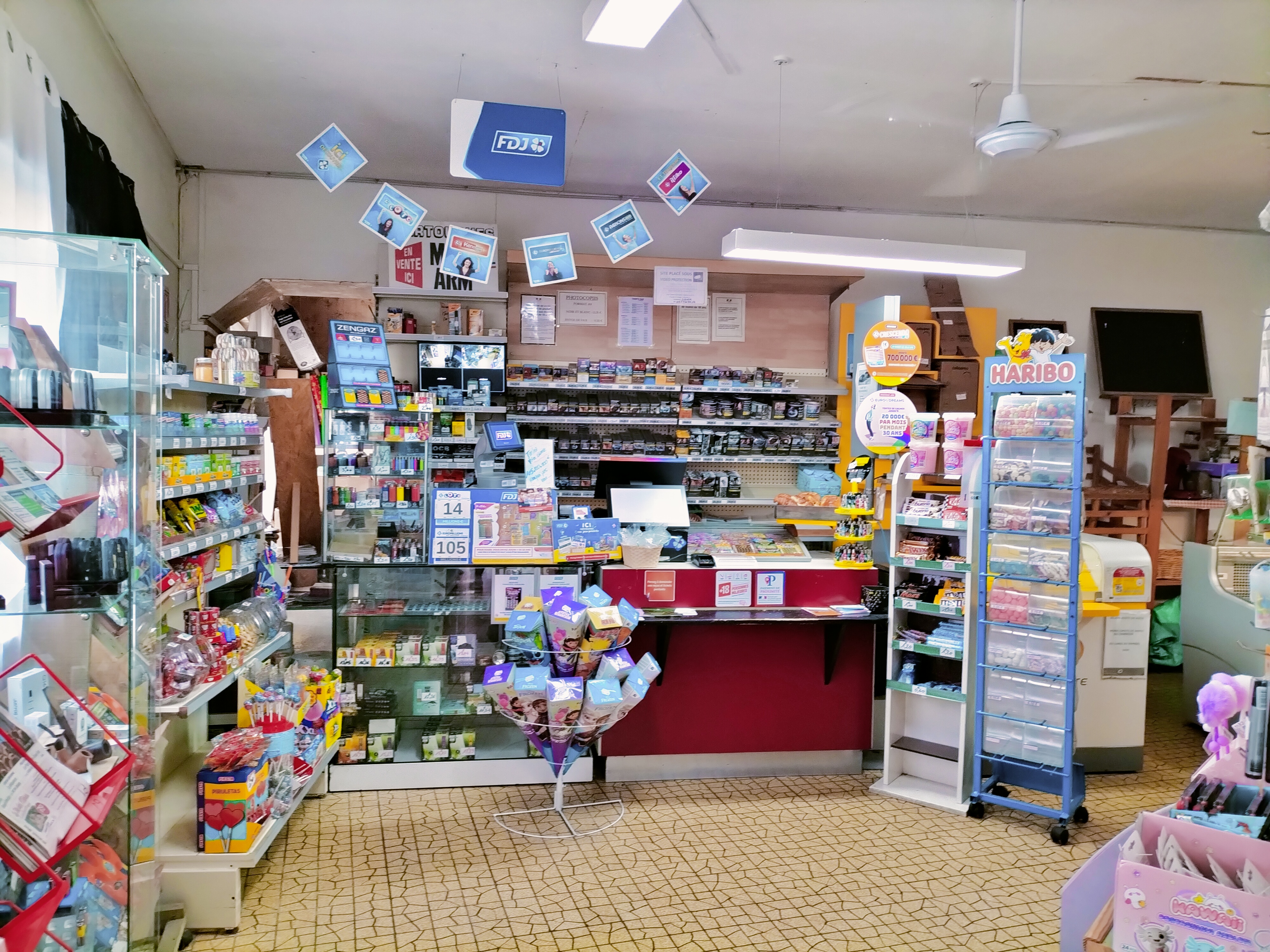 A vendre fond de commerce multi services rural .
Tabac , point poste , FDJ , alimentation , relais colis (Pickup et Amazon) , presse , gaz , cadeaux.
surface de vente 120m2 , réserve 5m2 , bureau 20m2.
bail commercial jusque 2030
Pas de salarié
Vente pour cause de départ a la retraite.
Situé dans un village actif .