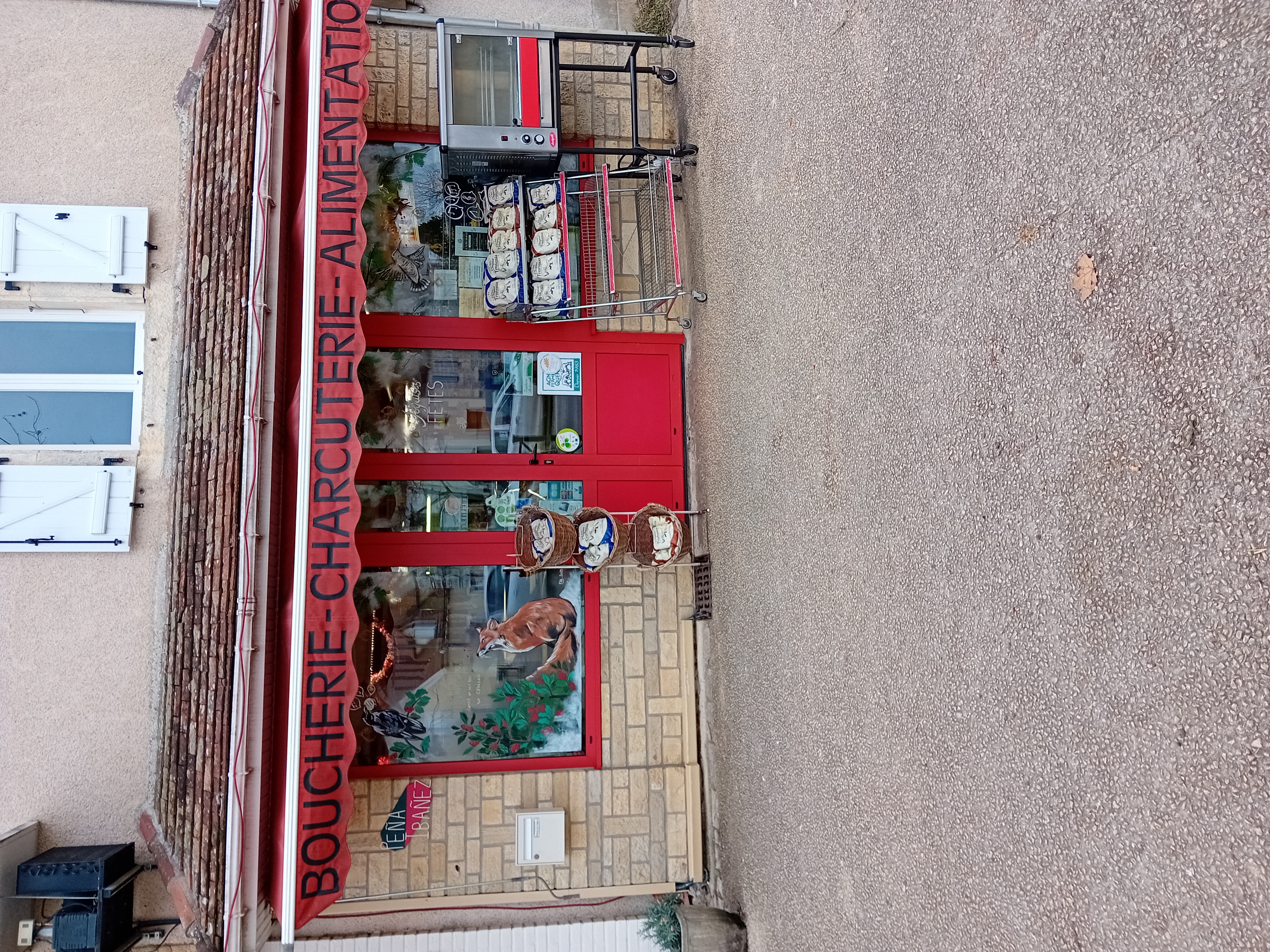 Vente de commerce : boucherie, charcuterie, alimentation de Village. 
Situé à Labastide-Murat en plein cœur du département du Lot (46240).