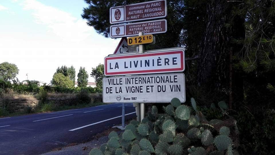 La Liviniere, commune vigneronne de l?Hérault en Appellation Village (dans le triangle Béziers-Narbonne-Carcassonne) classée en Zone de revitalisation rurale, avec un médecin en attente de prendre sa retraite, recherche UN MEDECIN ou UN COUPLE DE MEDECINS.
Sur la commune :
-cabinet médical à céder
-pharmacie
-autres commerces : boulangerie, épicerie, restaurant, bar-brasserie
-école maternelle et primaire
Le village de La Livinière est entouré de quelques communes sans médecin ou faisant face au départ à la retraite d?un ou plusieurs médecins.
Avantages :
-Mise à disposition d?un logement par la mairie
-exonération fiscale pendant 5 ans 
-possibilité de rattachement à  la MSP d?Olonzac.
Vous serez les bienvenus dans notre village ou nous nous engageons à vous soutenir.
Contact : Mairie Place de la Mairie 34210 LA LIVINIERE Tel : 04-68-91-42-71
mairiedelaliviniere@wanadoo.fr
L?équipe Municipale.
