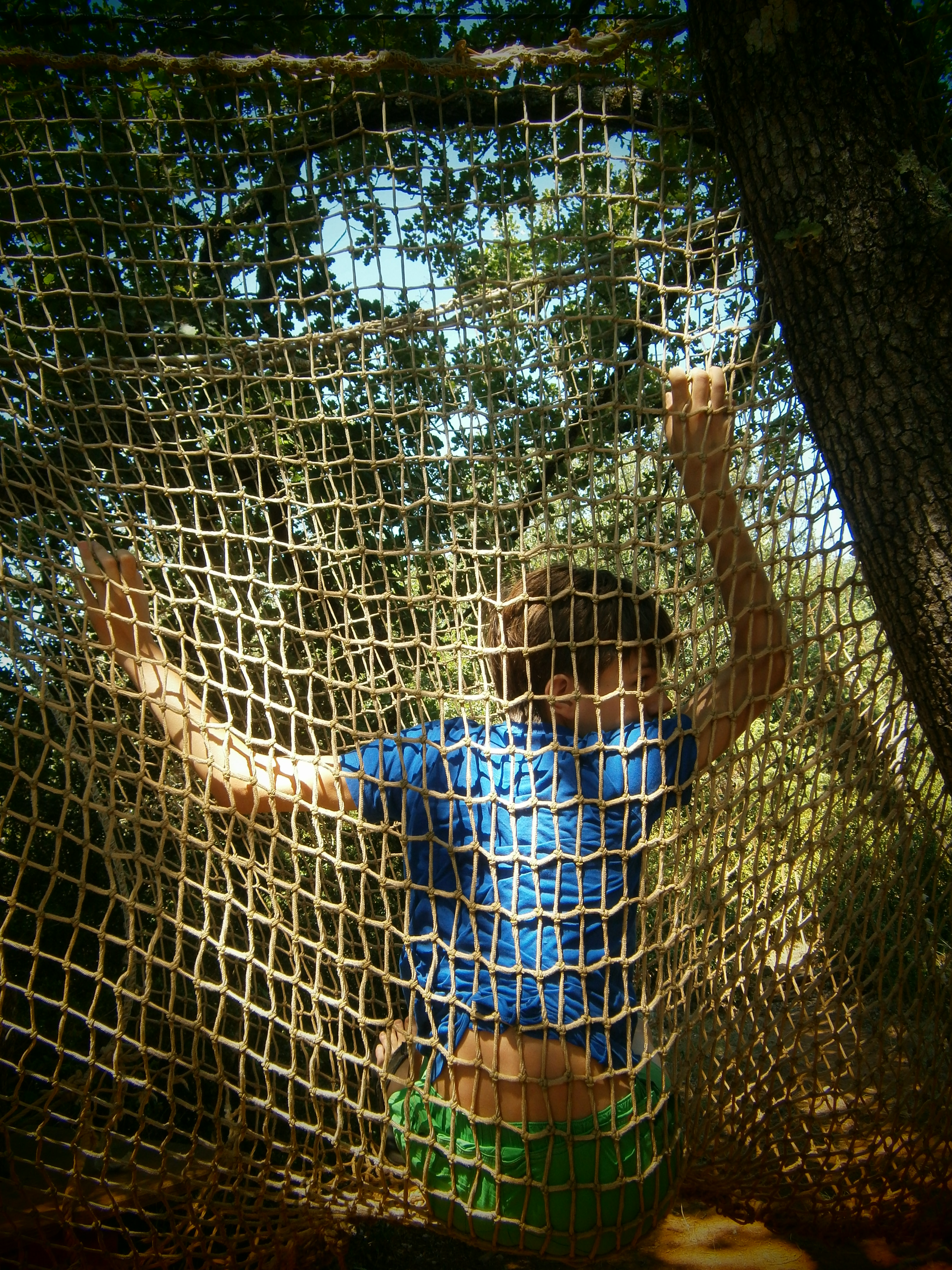 Cause cession d'activité pour autre projet, nous vous offrons de reprendre notre droit au bail. Situation unique, 3 km des Gorges de l'Ardèche, plus de deux hectares actuellement exploité en parc de loisirs nature, équipé, prêt à travailler (buvette, grand parking, toilette etc...). Développez ici votre projet nature ! Paint ball, accro-bambino, ferme pédago, jeux nature, le terrain se prête à de multiples activités. CA actuel environ 120 K€. Emplacement rare, unique, en pleine zone touristique.