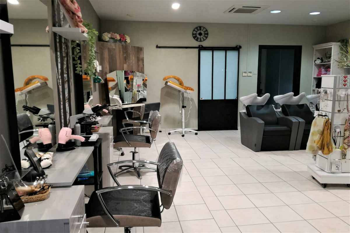 Salon de coiffure - Fond de commerce et murs