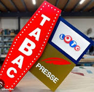 OPPORTUNITE À CÉDER – TABAC PRESSE LOTO FDJ – VALLÉESPIR (66)
Emplacement premium – Forte visibilité – Loyer très attractif
Situé au cœur d’un très beau village vivant et attractif du Vallespir, à 30mn de Perpignan dans les Pyrénées-Orientales, ce Tabac Presse Loto FDJ bénéficie d’un emplacement exceptionnel sur la place principale, face à la mairie, entouré de commerces de proximité  et proche de deux campings, générateurs de flux touristique.
Le commerce dispose d’une visibilité remarquable en angle, avec 8 mètres linéaires de vitrine, et d’une surface commerciale de 80 m², lumineuse, fonctionnelle et parfaitement agencée.
Équipements : climatisation réversible, rideau métallique, mobilier récent.
Activités
•	Tabac
•	Presse
•	FDJ (loto et jeux à gratter)
•	Souvenirs, confiserie, carterie
•	Cigarette électronique
•	Service public de proximité
Atouts commerciaux
•	Présentoir tabac complet avec 140 références
•	13 mètres linéaires de presse
•	Stationnement gratuit facile à proximité
•	Ticket moyen : 12 €
•	36 676 clients par an
•	Horaires actuels confortables :
7h30–12h30 et 16h–18h45 du lundi au vendredi 
Chiffre d’affaires
•	Répartition du CA :
o	31 % tabac
o	28 % jeux à gratter
o	23 % loto
•	CA 2025 : 609413€
Loyer
👉 Très modéré : 470 € / mois, exceptionnel pour un tel emplacement et une telle surface.
Fort potentiel de développement
•	Ouverture le samedi et dimanche matin
•	Mise en place de PMU
•	Relais colis / relais poste
•	Développement de l’offre souvenirs, produits touristiques et locaux
•	Augmentation des plages horaires en saison touristique
Cession
•	Vente pour raison de santé et départ à la retraite
•	Prix de cession : 155 000 €
•	Stock tabac et marchandises : 27 500 €
📍 Affaire saine, idéale pour un couple ou une reconversion, avec une qualité de vie rare dans un cadre privilégié.