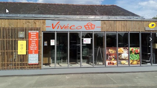 Etablissement situé dans une commune à 20mn d'Angers; le local de 200m2 est en très bon état général. Alimentation supérette indépendante avec rayon traiteur mais avec plusieurs services complémentaires, la poste, la fdj et le dépôt de colis. Affaire gérée par un couple. Rénovation récente du magasin permettant une basse consommation électrique.
Fonds de commerce