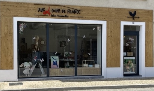 🌿 À VENDRE – CONCEPT STORE CLÉ EN MAIN, CRÉATION FRANÇAISE 🇫🇷

Boutique coup de cœur – activité prête à exploiter immediatement.
Située dans un village au sud du Gers, cette boutique concept store au style chaleureux et cocooning bénéficie d’une clientèle fidèle, attachée à la qualité des produits, au conseil personnalisé, à la convivialité ainsi qu’à l’univers différenciant autour de la création française.
✨ Un lieu soigné, avec une vraie identité, prêt à être repris sans travaux ni restructuration.
Boutique clé en main, entièrement aménagée.
Stock étoffé permettant une reprise immédiate.
Réseau de fournisseurs en place.

Beau potentiel de développement, notamment grâce au e-commerce et aux réseaux.
Je souhaite aujourd'hui transmettre cette belle aventure à une personne désireuse de poursuivre son développement et de faire vivre un commerce de proximité.
 
Prix du fond de commerce 25 000 € + stock 
Loyer attractif : 400 €/mois.

📩     Dossier complet et informations sur demande. 
📞 Contact sérieux uniquement ; Je serai ravie d'échanger avec vous et de vous faire découvrir la boutique.