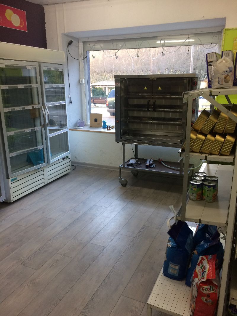 A vendre fond de commerce Epicerie
Entierement indépendant

Dans village Cévenol

Cause retraite

- Epicerie
Sec, frais, surgelés, fruits & légumes
Produits artisanals et locals
- Dépot de gaz
- Distribution Midi-Libre
- Poulets rotis
- Petit bricolage
- Granulés de bois
- Logement possible
- Accompagnement


brunocatalan@orange.fr
06 31 86 11 89