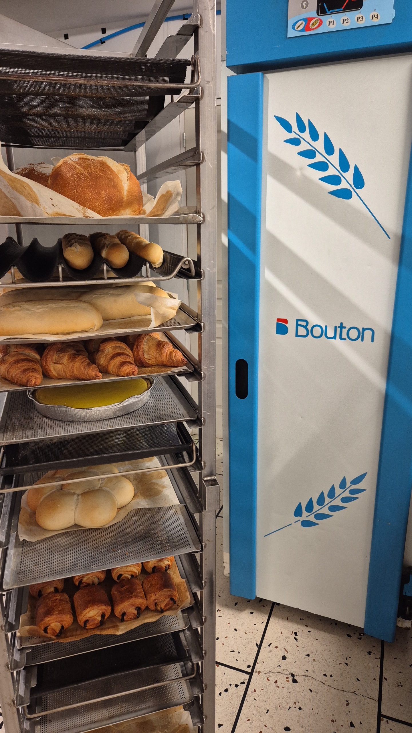 Fonds de commerce à vendre 
Point chaud situé au cœur de guesnain, bénéficiant d’une clientèle fidèle et d’une excellente réputation. Cette affaire familiale propose une large gamme de produits frais et savoureux. Une équipe est expérimentée.

- Équipements professionnels complets.
- Clientèle régulière et solide.
- Excellente visibilité et passage important.
- Possibilités d’expansion avec les livraisons et les commandes en ligne.

*Informations pratiques :*
- 351 bld pasteur guesnain
- Surface : 80 m 2
- loyer 875€
- Prix de vente : 35000€
Cause de la vente : Vente pour nouveau projet professionnel