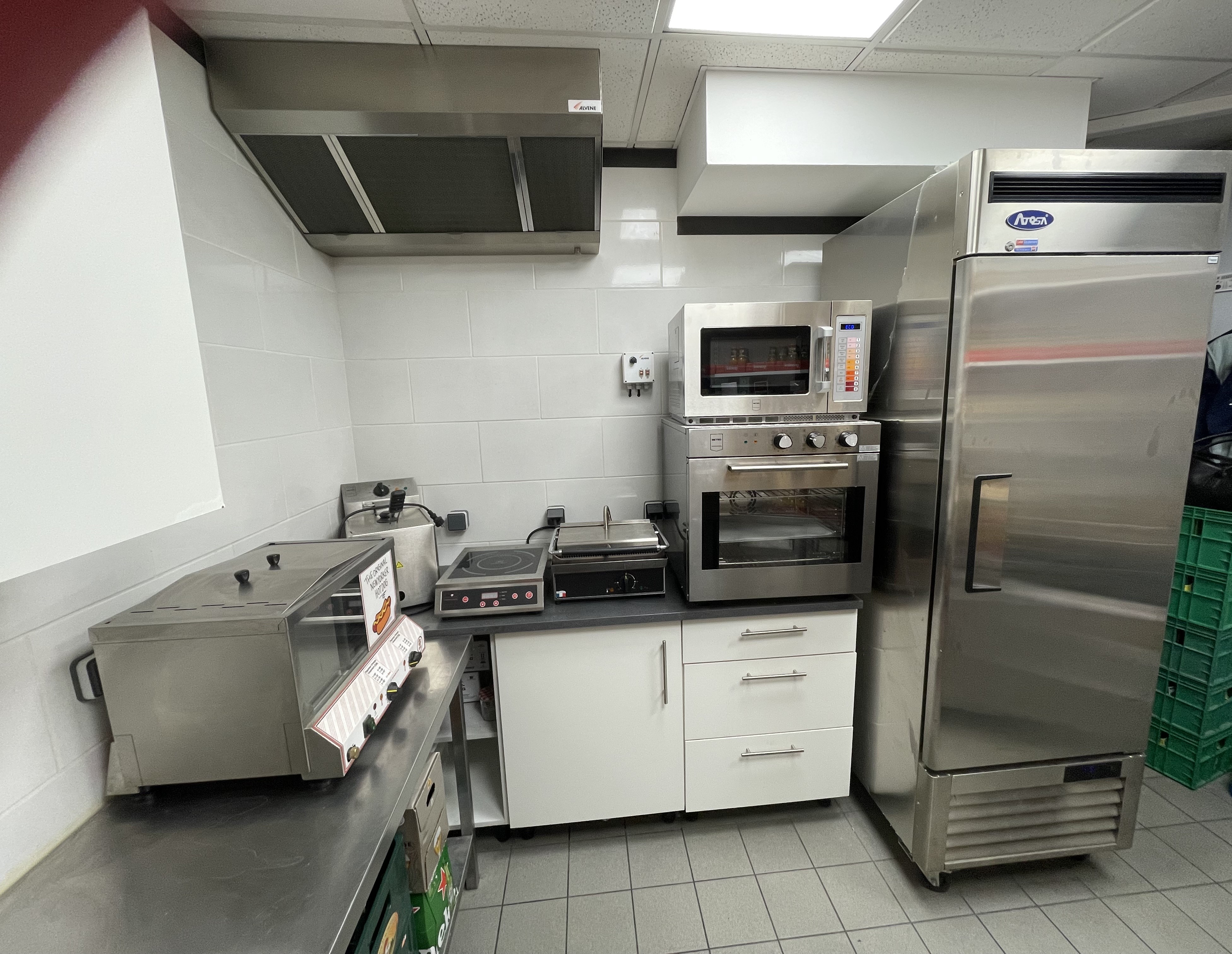 A VENDRE CAUSE RETRAITE BAR SNACKING FDJ MURS ET FONDS 220000€
gros potentiel de développement, situé sur le chantier du LYON -TURIN, durée 15 ans minimum, 4000 personnes attendues.
N'hésitez pas à nous appeler pour plus de détails.