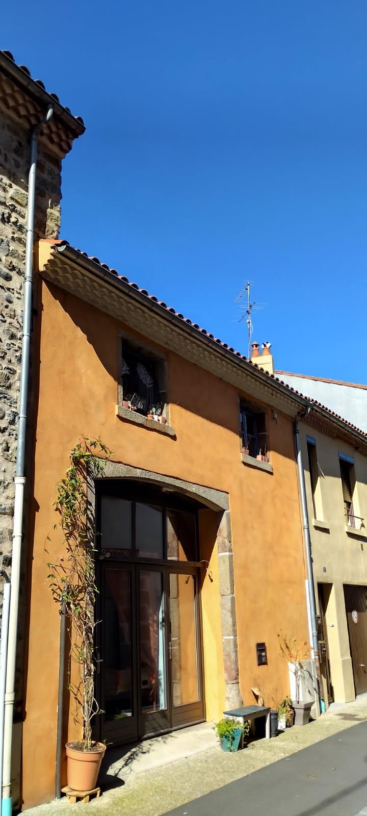 local d'activité et gîte de groupe/appartement