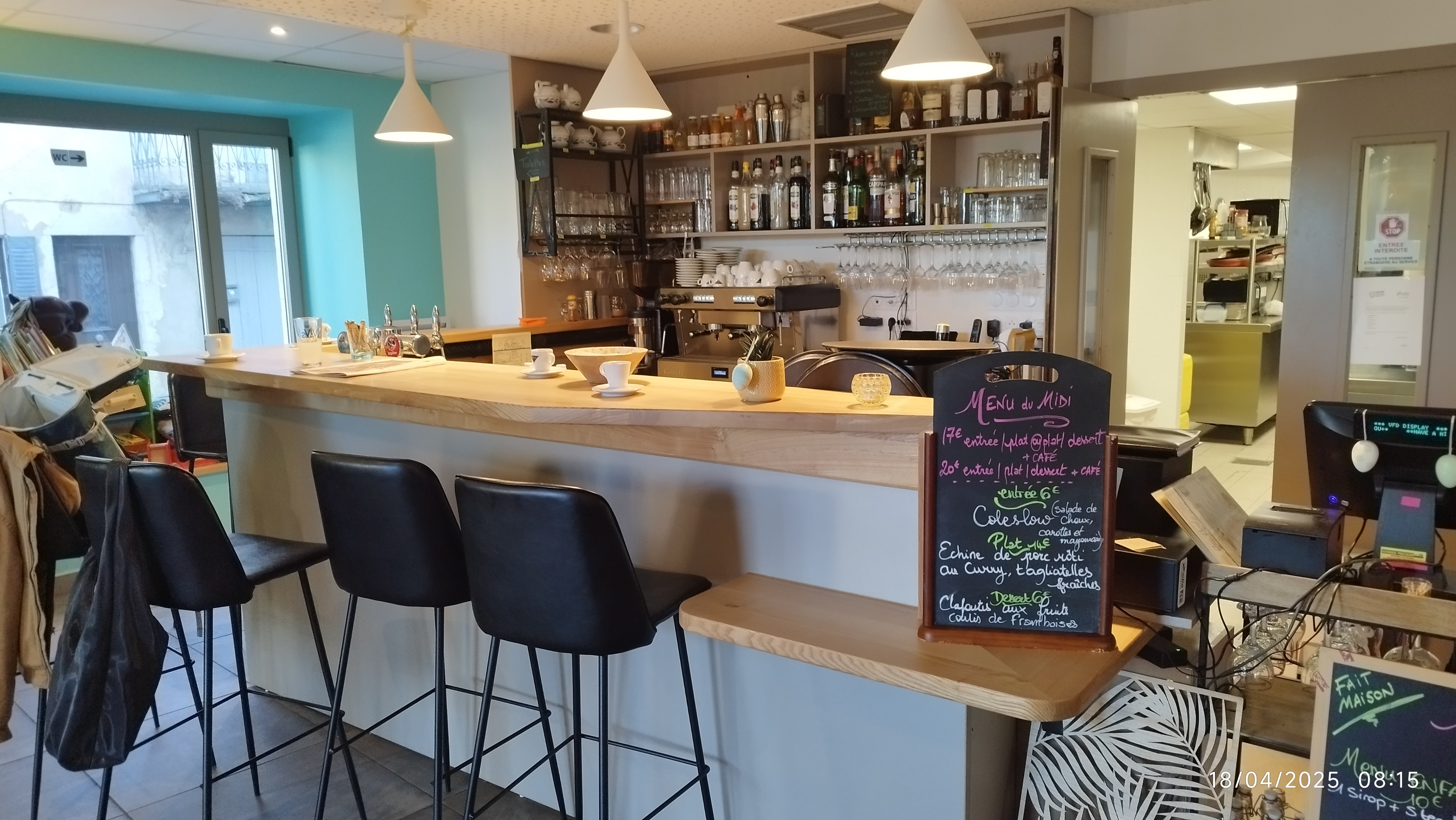 La commune de Lussas lance un appel à candidature, pour la gestion et l’exploitation du Bar Restaurant "Chez Charly"
Niché au cœur du village, le Bar-Restaurant bénéficie d'une situation idéale pour accueillir les habitants et les visiteurs.
Loyer 600 €

Les candidats intéressés sont invités à consulter le règlement de la consultation et à déposer leur dossier en Mairie.
Contact : Nadège VEAU – nveau@lussas.fr 04 75 94 20 06
Modalités d’envoi :
Par voie électronique à l’adresse suivante : nveau@lussas.fr
Par voie postale : 3 Place de la Mairie 07170 LUSSAS