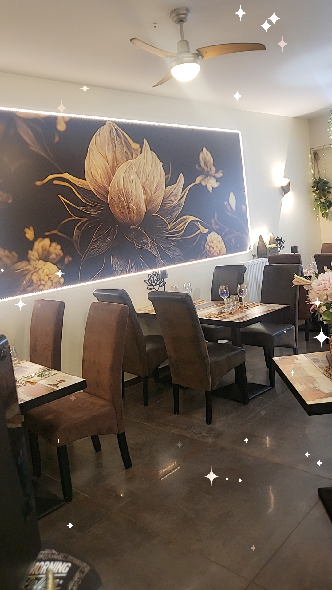 Vend fond de commerce restaurant situé dans un jolie village de l'yonne  de 2200 habitants 
Logement inclus
Bail 3/6/9 avec la mairie 
Capacité du restaurant 30 couverts grange ,réserve .
Possibilité de terrasse à l'arrière 
Du restaurant en accord avec la mairie 
Une partie du matériel est compris dans le bail car elle appartient à la mairie
Le reste du matériel indispensable au démarrage de l activité peut etre ajouté en partie ou en totalité au fond de commerce à définir 
ensemble
Pour plus d'info n'hésitez pas
55000 € sans notre matériel