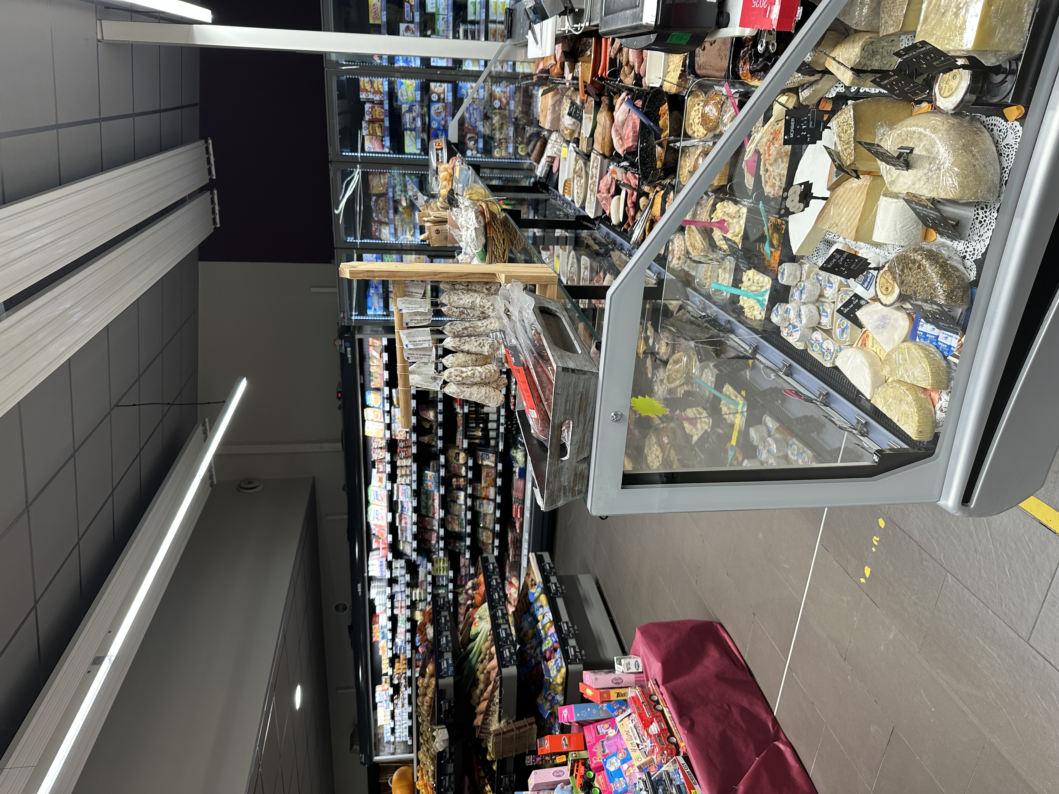 VENTES DES PART DE LA SOCIETE
VILLE EN PLIEN DEVELOPEMENT 
STRUCTURE NEUVE 
CHARCUTERIE TRADITIONNEL ET ROTISSERIE
150 M2 DE SURFACE DE VENTES