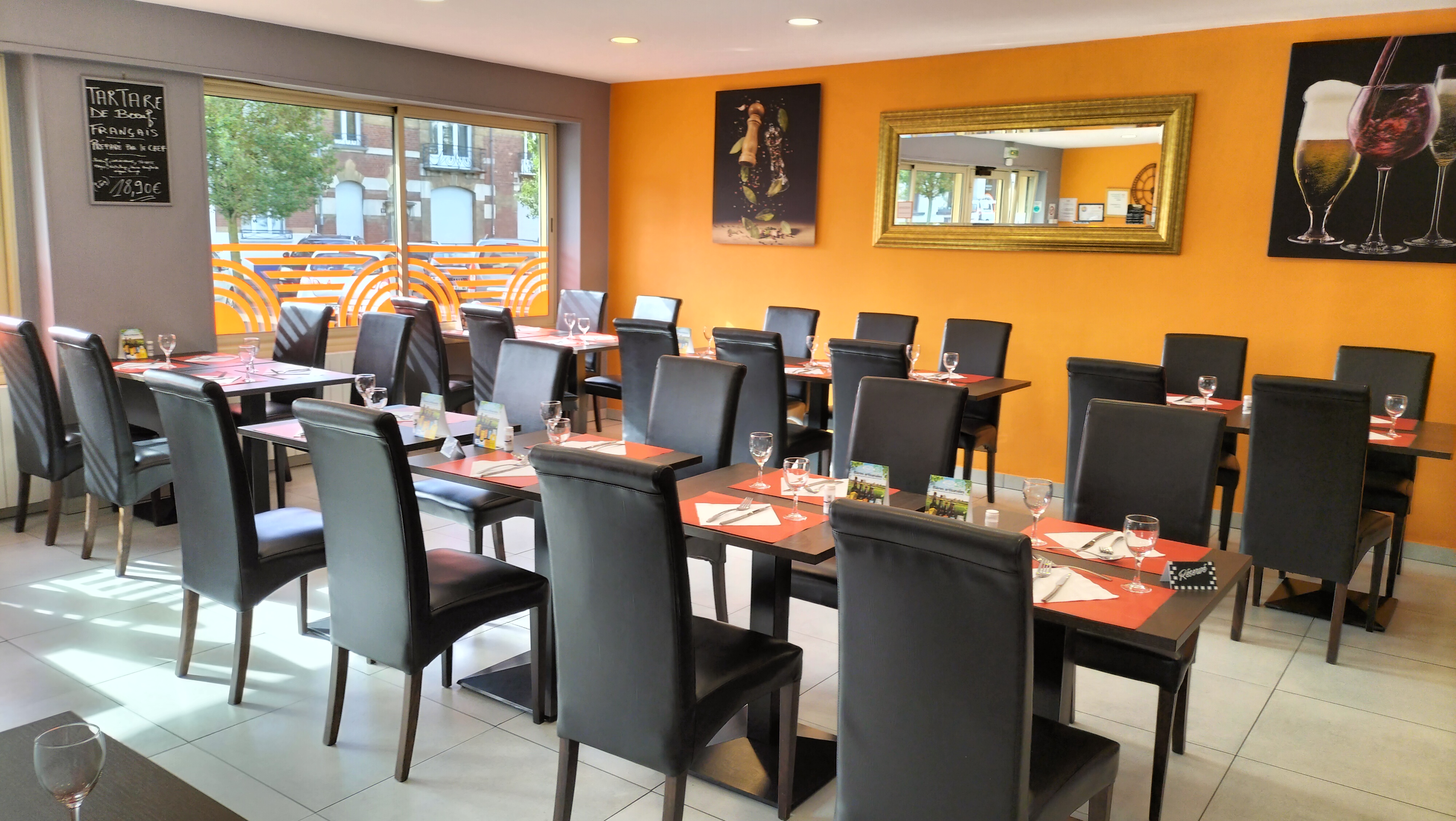 Vends fonds de commerce de restauration traditionnelle pour cause de départ à la retraite
LE TORONTO 16 Avenue Faidherbe 02100 St Quentin.
Accompagnement possible . Visite sur rendez-vous.
Notre affaire est prête à être exploitée de suite sans aucun investissements.
Matériels de salle et de cuisine récents
Emplacement sur une artère passante avec stationnement gratuit en face du restaurant
Très bonne réputation du restaurant sur les réseaux sociaux , bouche à oreille , google....
Fort développement du chiffre d'affaire possible (actuellement ouvert uniquement le midi)
5 semaines de fermeture
Faible loyer
CA : 2023/ 2024 / 2025 : CA moyen 182000€ . Bonne rentabilité
Prix net vendeur (le fonds de commerce) : 120000€
Salle 40 couverts
Terrasse
Périmètre centre ville
Curieux s'abstenir