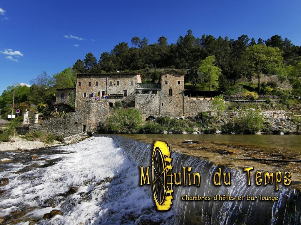 ancienne magnanerie de 17 me siècle
de 650 m2 sur terrain de 9000 m2
aménager et prêt a l'emploi  pour 5 chambres d’hôtes et bar licence 4
voir site
www.moulindutemps.com