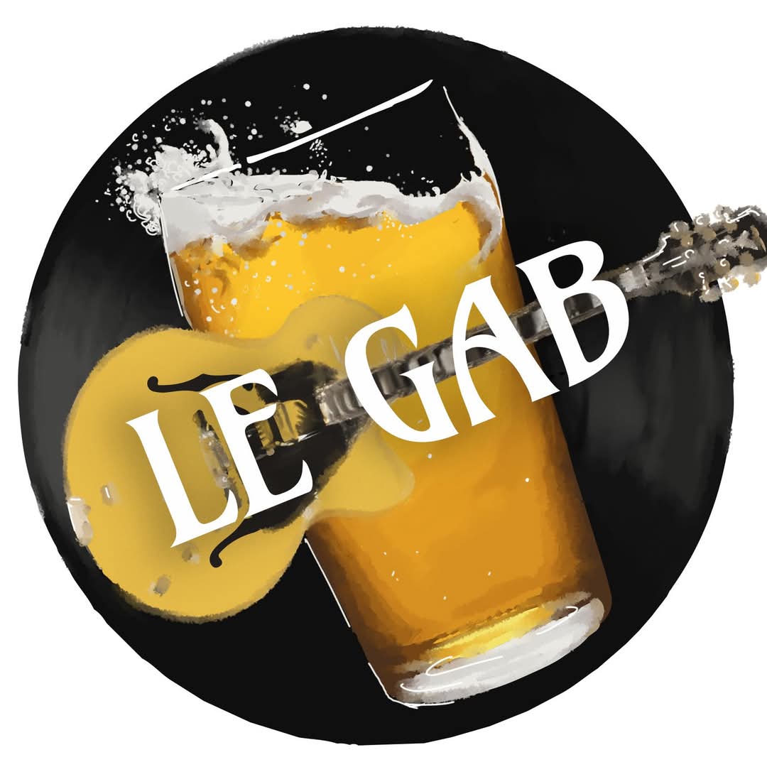 🍻 UNE BELLE HISTOIRE À ÉCRIRE À PONTIVY 🍻
Après de belles années d'exploitation, nous proposons à la vente notre bar atypique situé au cœur de Pontivy, dans le Morbihan.
Lieu chaleureux et plein de caractère, apprécié pour son ambiance conviviale, il dispose d'une clientèle fidèle et d'un chiffre d'affaires en constante progression.
✨ Les atouts du bar :
45 places assises en intérieur
15 places en terrasse
Possibilité d'aménager une seconde terrasse
5 becs à pression
Établissement original et unique dans son esprit
Important potentiel de développement
🍽️ Une activité de restauration peut également être envisagée grâce à la possibilité de créer une cuisine.
🏠 Appartement de fonction de 90 m² au-dessus du commerce :
2 chambres
Cuisine
Salle à manger / salon
Salle de bain
WC
Balcon
Cette affaire conviendra parfaitement à un couple ou à un entrepreneur souhaitant reprendre un établissement clé en main avec encore de belles perspectives d'évolution.

📩 Dossier complet, chiffres et renseignements complémentaires sur demande.
"Plus qu'un commerce, c'est un lieu de vie où se croisent les habitués, les voyageurs de passage et les amateurs de moments authentiques. Une belle opportunité pour ceux qui souhaitent poursuivre l'aventure." 🍺✨
Possibilité d'acheter les murs .