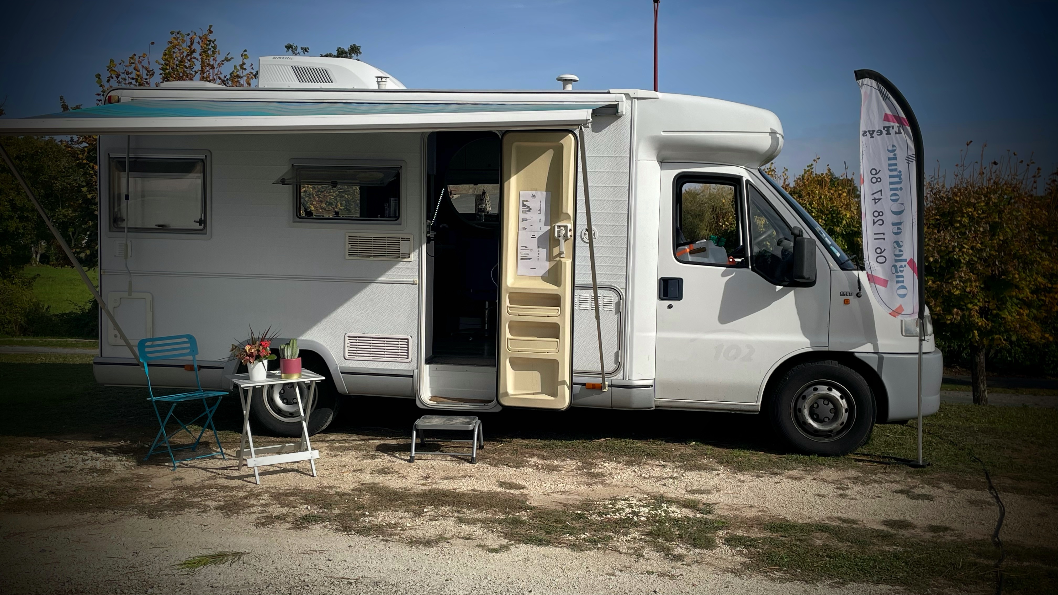 Cherche repreneur pour un camping car aménagé itinérant en coiffure et prothèse ongulaire plus faire sur les commune de la vergne dans la Charente maritime, sur la commune de bernay St Martin Charente maritime et sur la commune de Néré Charente maritime également 
La clientèle est faites