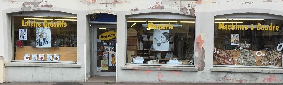 Pour cause de retraite, vend Mercerie créée en 1986. (laines, tissus, loisirs créatifs, machines à coudre et retouches)
Activité nécessitant deux personnes.
Surface du magasin, réserve incluse : 180m2
Emplacement centre-ville
