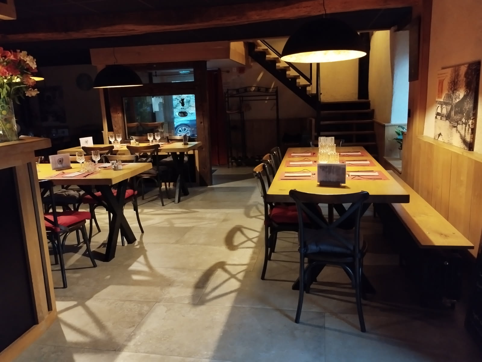 A VENDRE
Un ancien moulin à eau entièrement rénové, conditions d'exploitation et de vie agréable,
soit en toute propriété (850000€ net vendeur) soit en fond de commerce, ou en location gérance.
5 chambres, cuisine pro, salle, terrasse, surface d'exploitation 340M2(intérieure)
Appartement 60M2 attenant