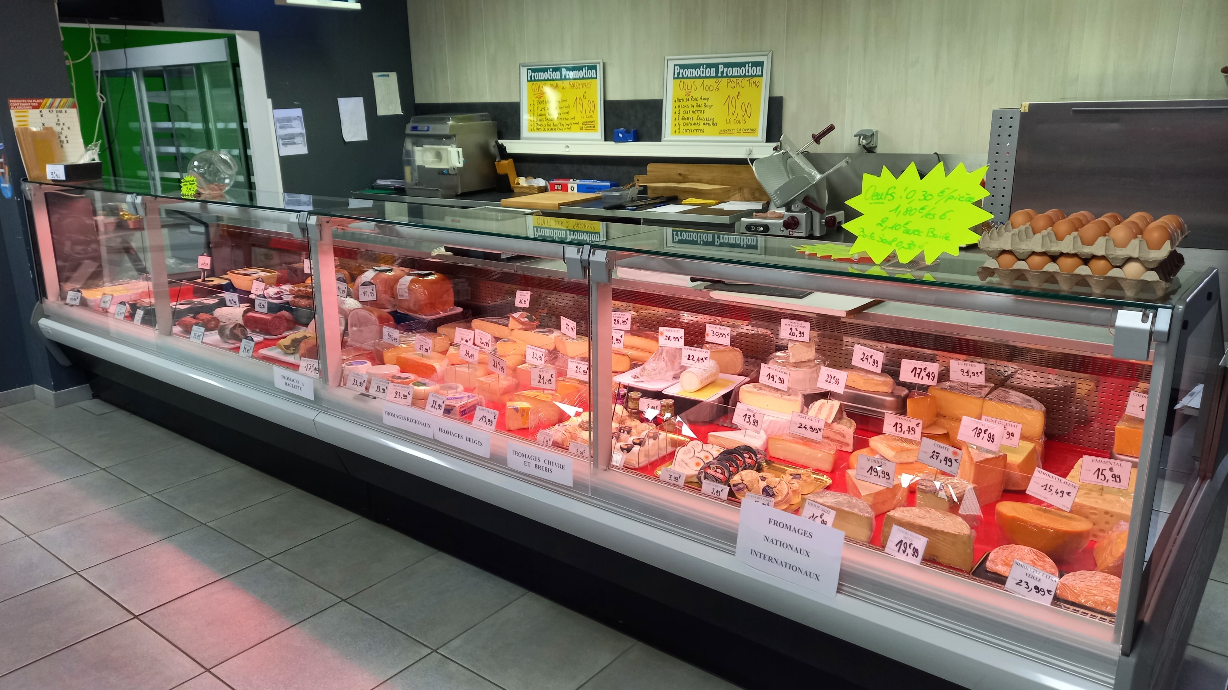 Fonds de commerce sous enseigne Panier Sympa à reprendre dans un village des Flandres pour raisons de santé.
Située au cœur du village, cette supérette de 150m2 permet d'offrir tous les services des habitants (fromages et charcuterie à la coupe, boulangerie avec point cuisson, fruits et légumes, gaz, brasserie et les principaux produits de consommation courante. 
Vous profiterez également de l'habitation jumelée au magasin comprise dans le loyer du magasin.
Pour tout renseignement premier contact par mail pour vous présenter et nous vous recontacterons au plus vite.