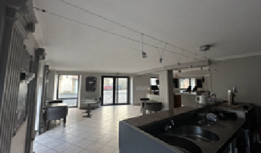 A reprendre à Langogne, ville de 3000 habitants établissement hôtelier et de restauration. Ensemble immobilier de 448m² tout équipé. 

Vente murs et mobilier : 360 000 € 
(murs : 343 000€ et mobilier : 17000€)