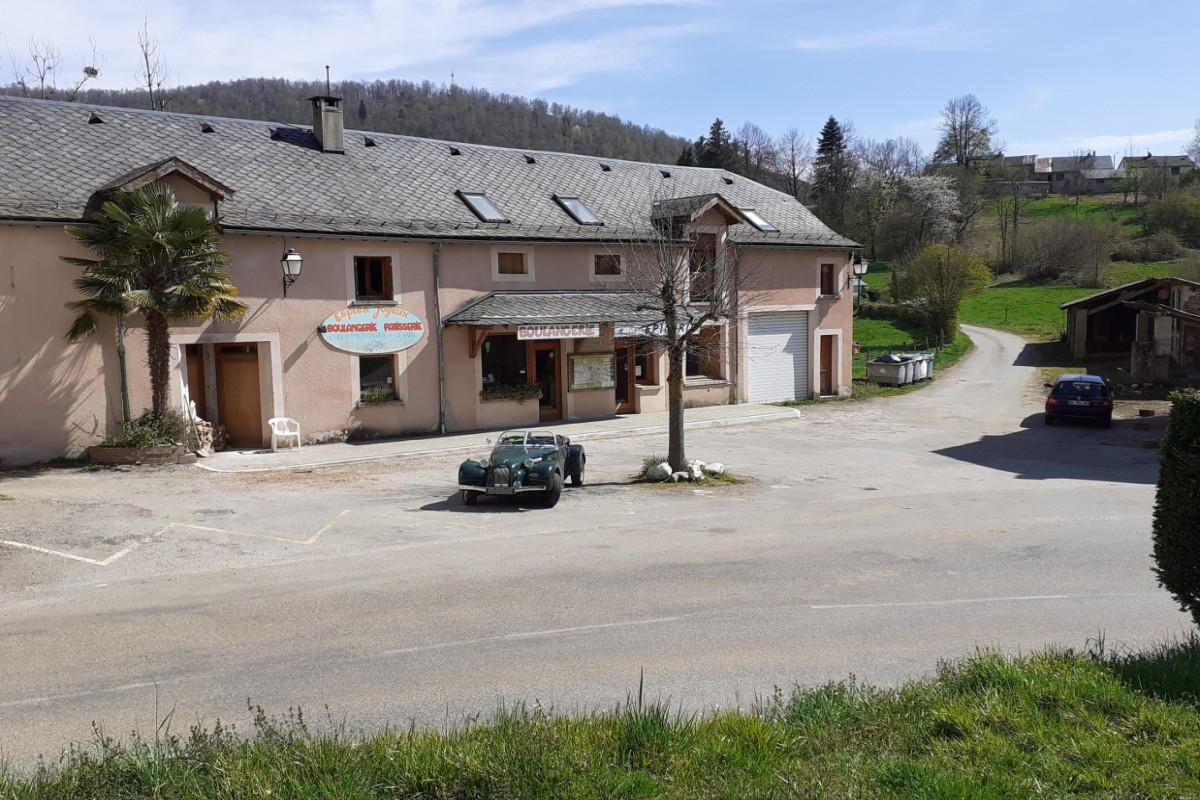 Boulangerie et épicerie à reprendre dans village Ariège