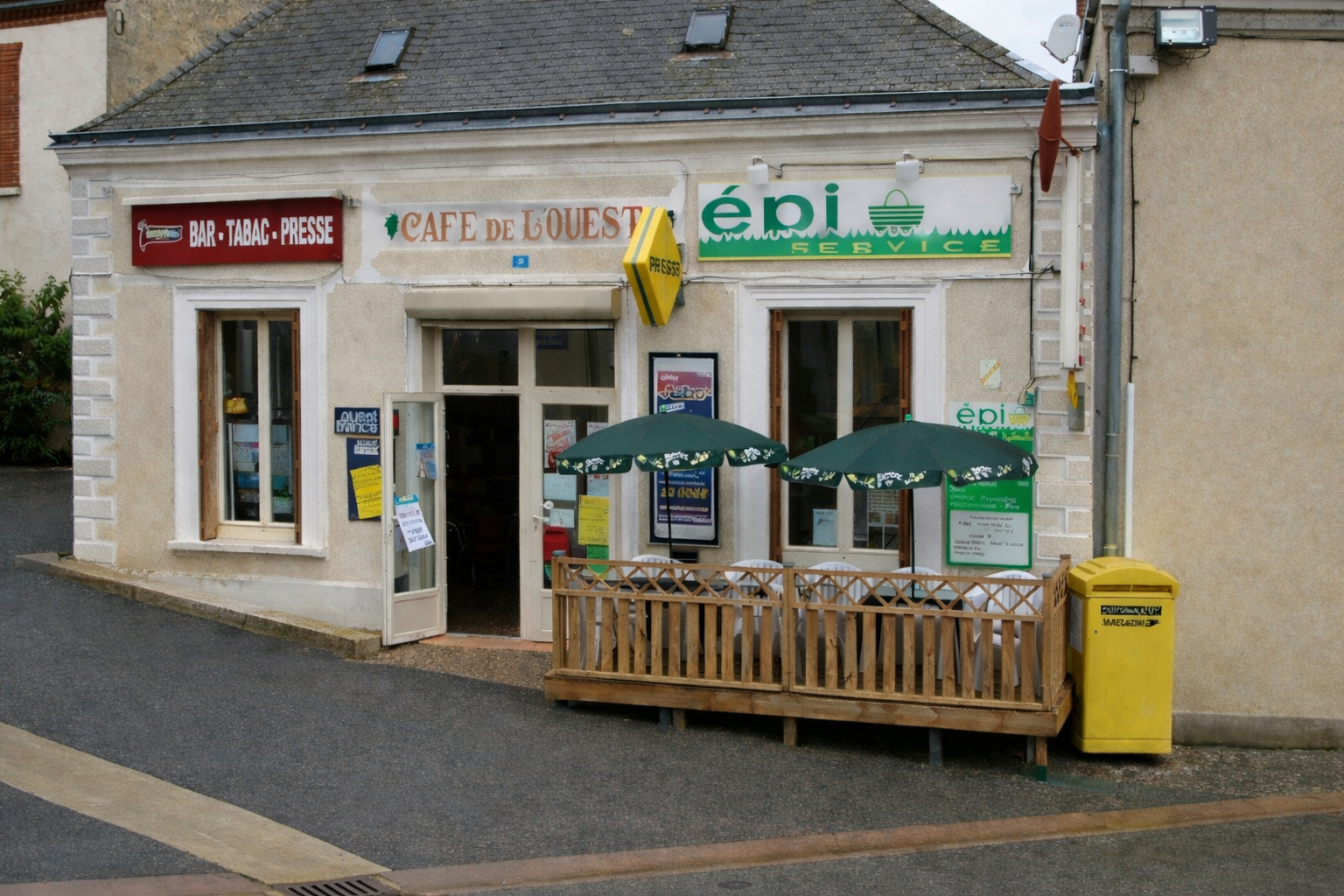 🍷 Belle opportunité – Bar Tabac F.D.J – Épicerie – Point Poste avec logement (près du Mans)
À Saint-Michel-de-Chavaignes, charmant village dynamique de 750 habitants, à seulement 30 km du Mans, devenez votre propre patron en reprenant le commerce unique du village en location gérance !

💼 Le commerce (60 m²) comprend :

          Bar convivial avec terrasse

          Tabac et Française des Jeux

          Épicerie de proximité

          Point Poste

Un lieu de vie incontournable pour les habitants et les visiteurs, avec une clientèle fidèle et un fort potentiel de développement.

🏠 Logement spacieux attenant (149 m²) :

          3 chambres

          Salon, salle à manger, cuisine équipée, salle de bain
          Idéal pour accueillir une famille ou un couple de gérants.

📚 Village avec école de 60 élèves et une vraie vie locale toute l’année.

💰 Loyer global : 490 € / mois seulement pour le commerce et le logement !

📞 Renseignements et candidatures :
Mairie de Saint-Michel-de-Chavaignes
Tél. : 02 43 35 45 11