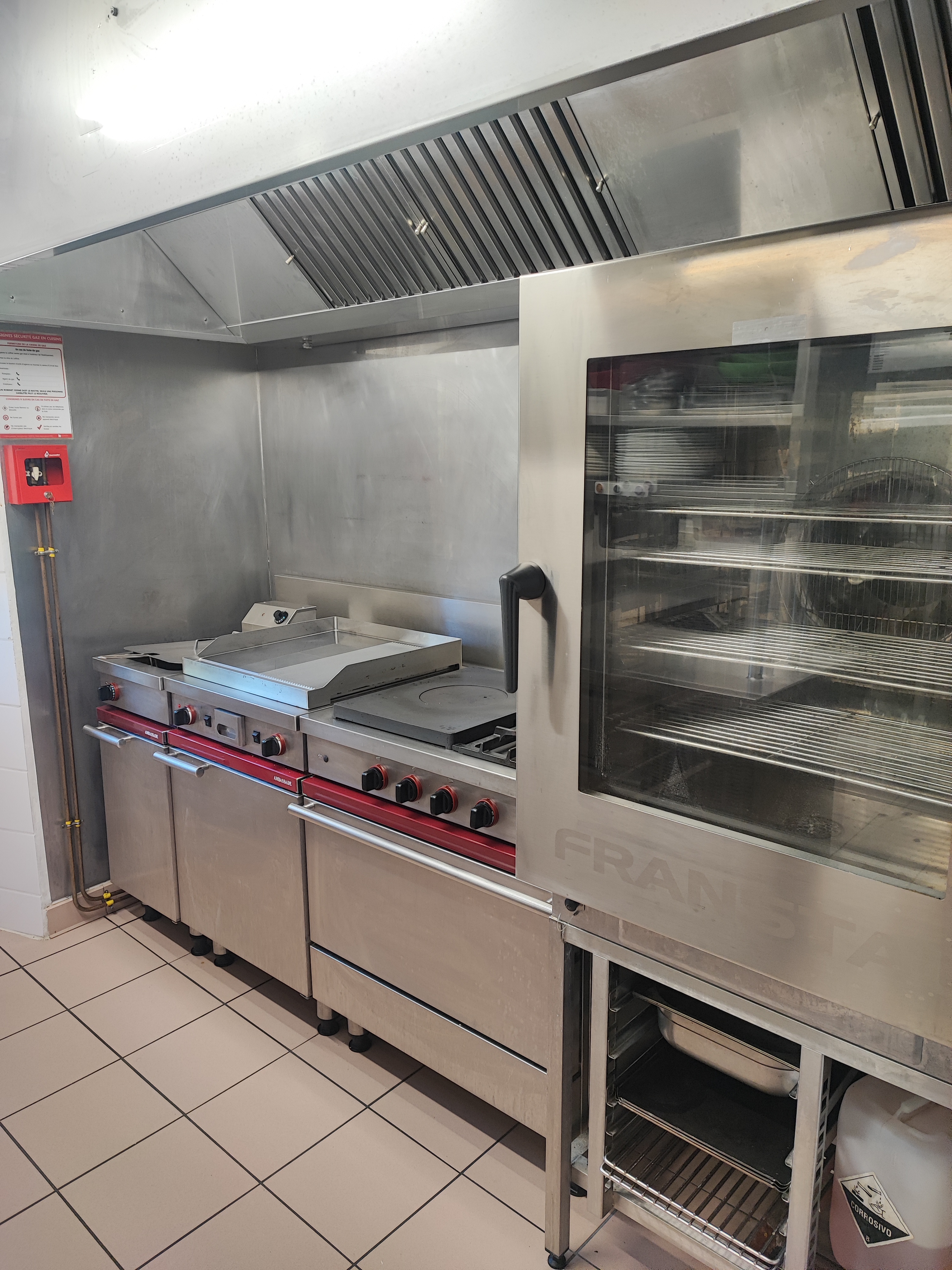 La commune d'Arnac - CANTAL - lance un appel à candidatures pour la gestion et l'exploitation du bar/restaurant/épicerie "Le Bistro du Lac" situé au Village vacances Camping Paradis La Gineste à compter du 1er Janvier 2026.
Les candidatures sont à transmettre à la Mairie d'Arnac - 40 Rue Saint-Laurent - 15150 ARNAC ou par mail : mairiearnac@wanadoo.fr
Pour plus de renseignements, appelez au 04.71.62.90.57