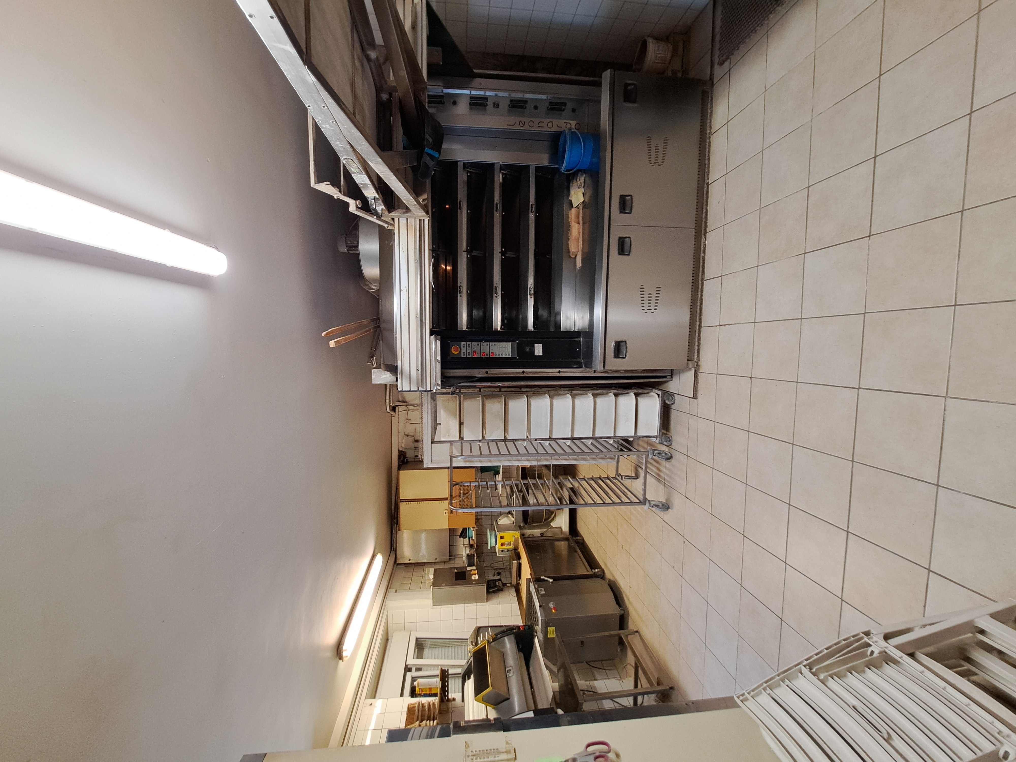 A vendre Boulangerie Pâtisserie , cause retraite, située a Ussel en Corrèze .
Surface 140m² : fournil aux normes comprenant : four pétrin diviseuse batteur chambre de pousse . Magasin neuf . Laboratoire pâtisserie indépendant
CA HT2024: 138 584 - Résultat net : 38 793    Loyer :800€/mois appartement compris
clientèle fidèle, idéal pour un couple