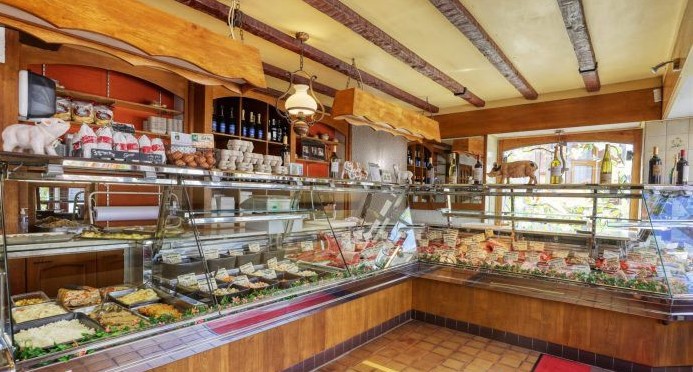 A Vendre Boucherie Charcuterie Traiteur
Mur et fond de commerce
Situé dans un village de 1300 habitants au cœur du Perche, à 10 min de la sortie d'autoroute A11.