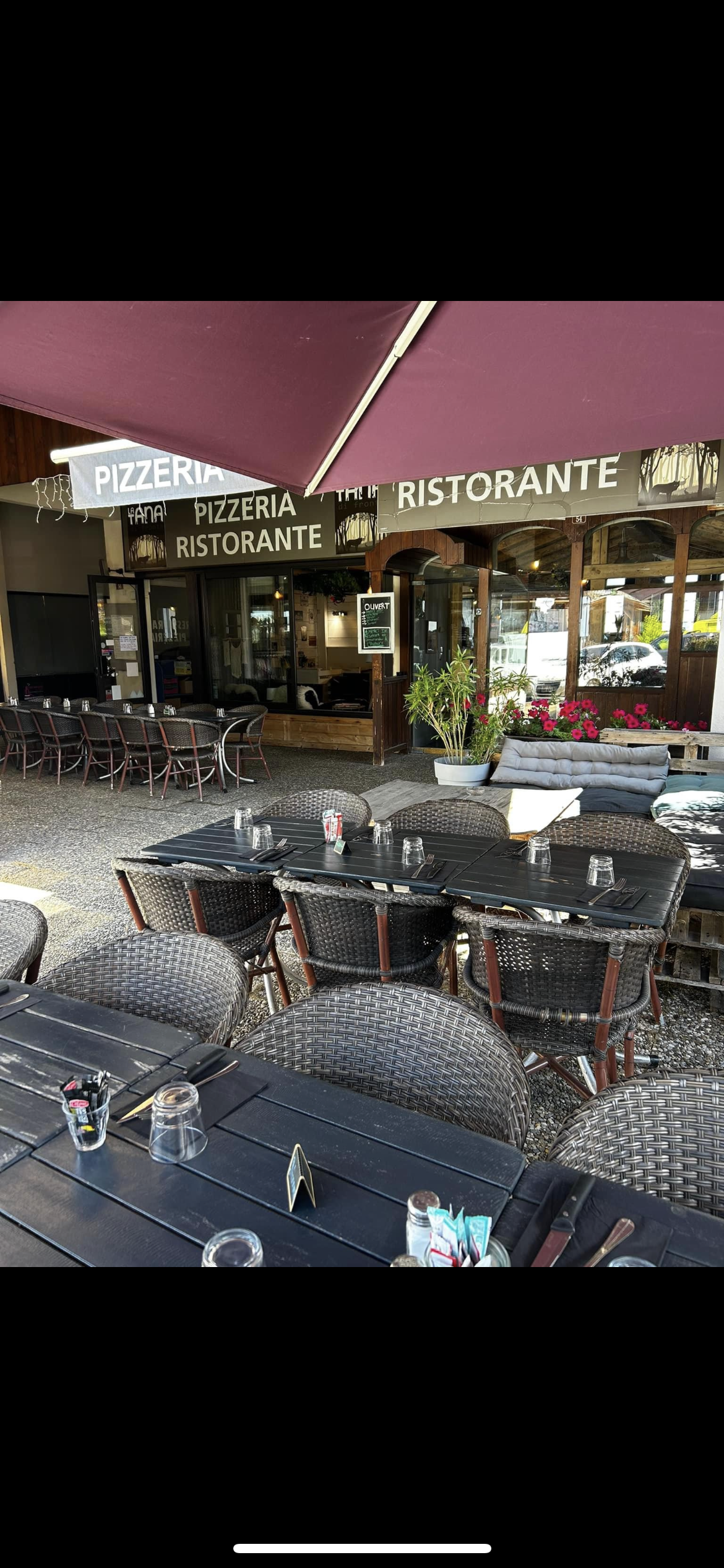 Pizzeria au cœur de la haute Savoie, situé à combloux à 5km de Megeve.
Pour plus de renseignements n’hésitez pas à nous joindre. 
À bientot